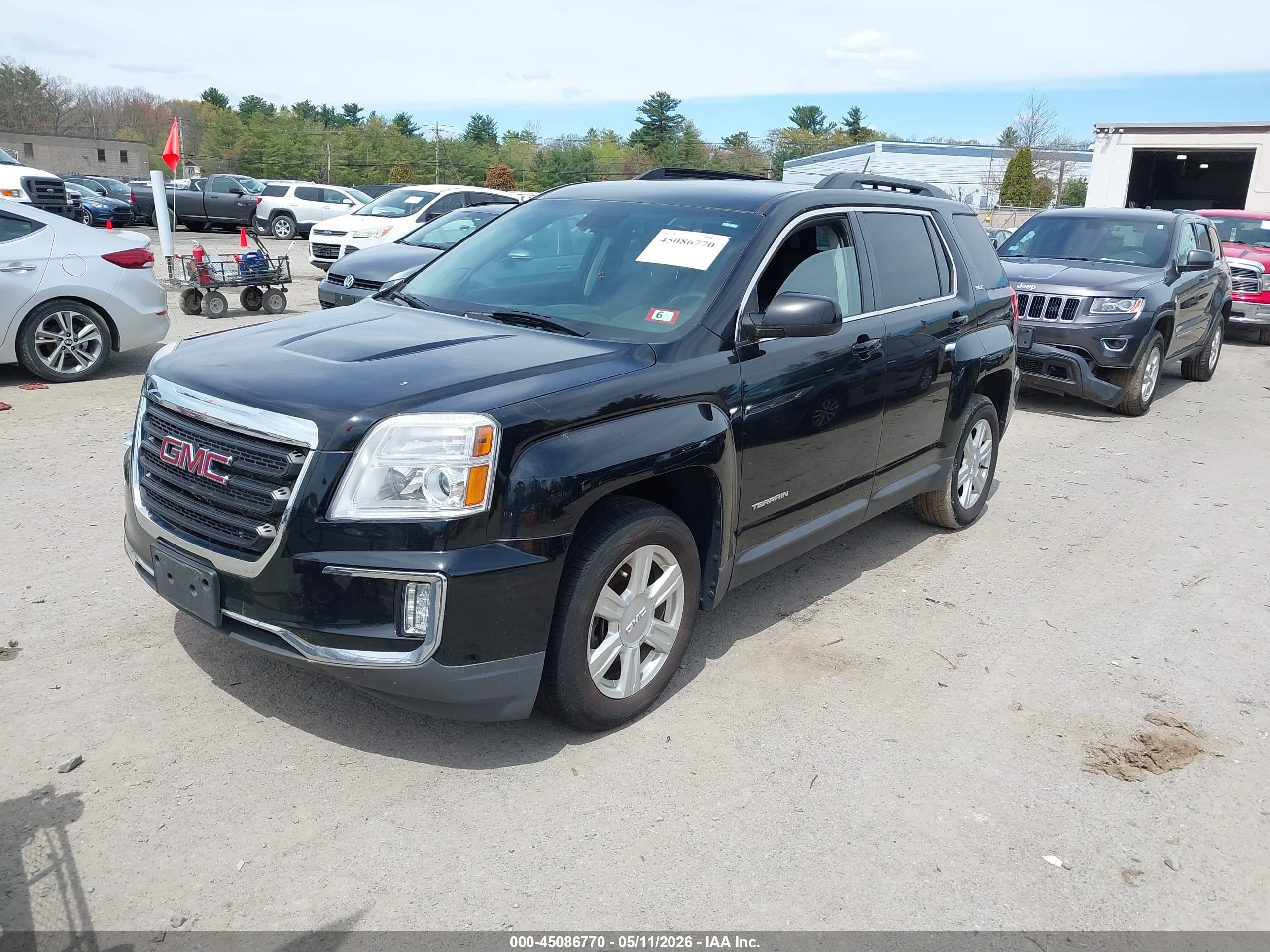 GMC TERRAIN image 2