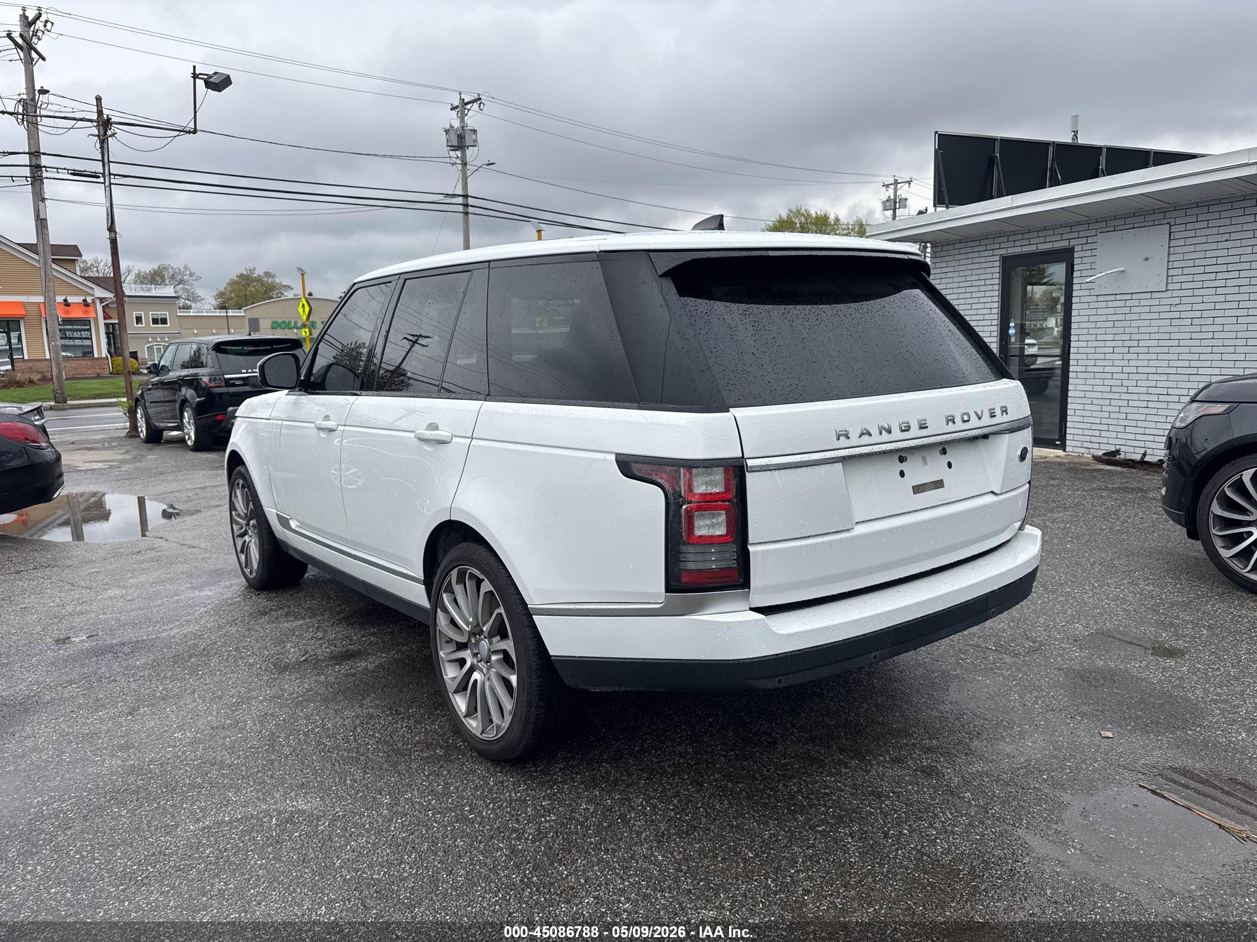 LAND ROVER image 3