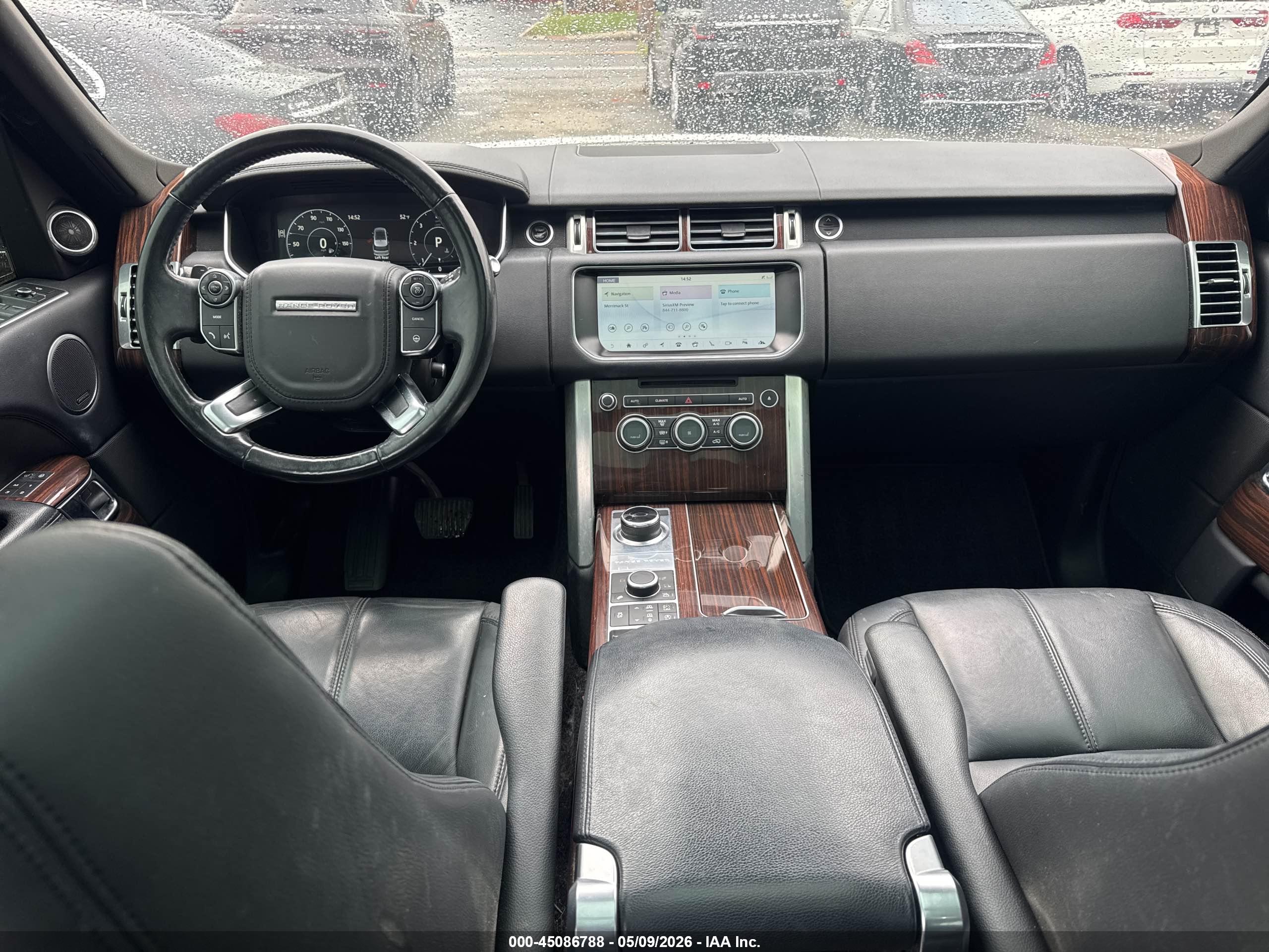 LAND ROVER image 8
