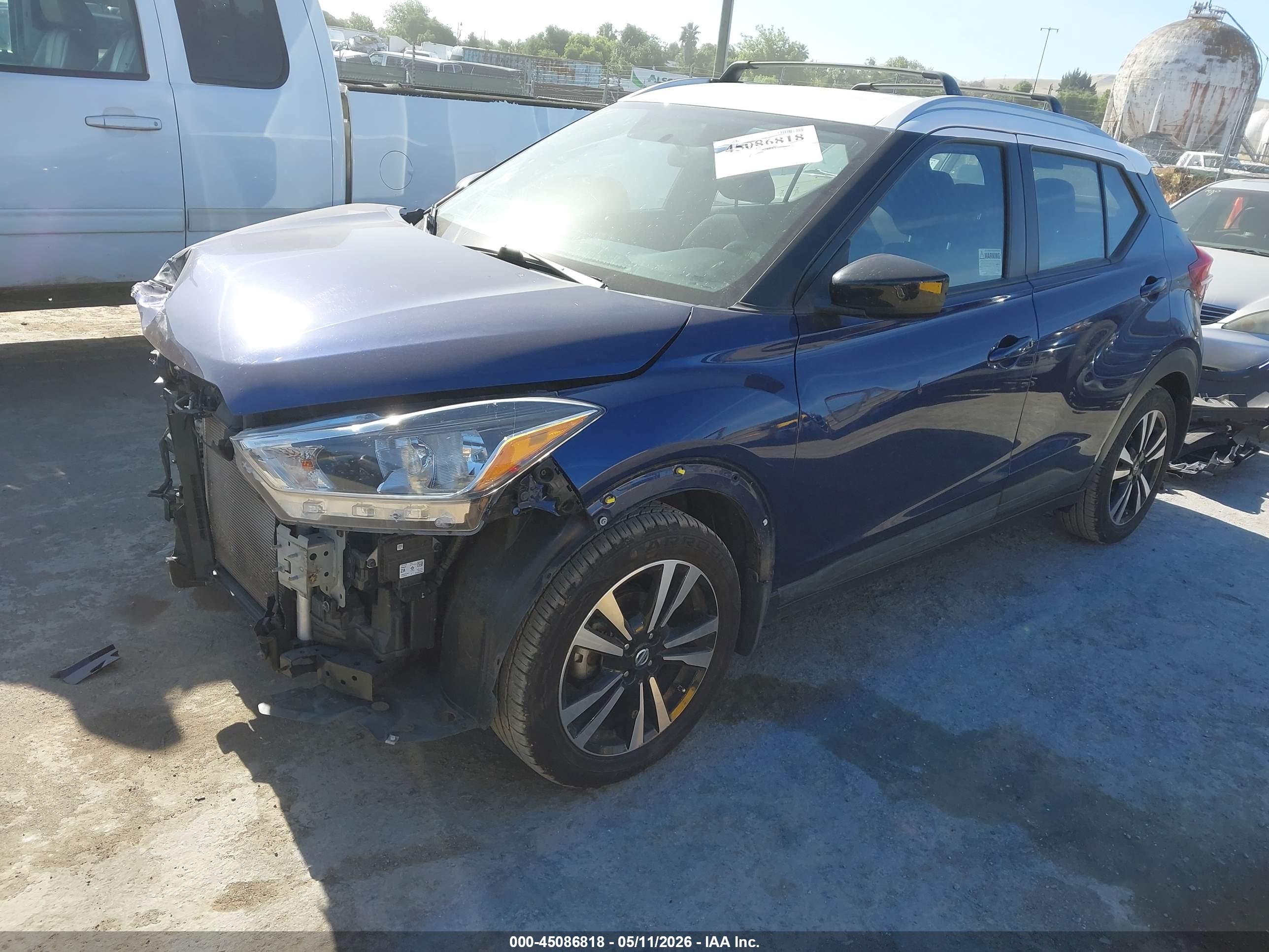 NISSAN KICKS image 2
