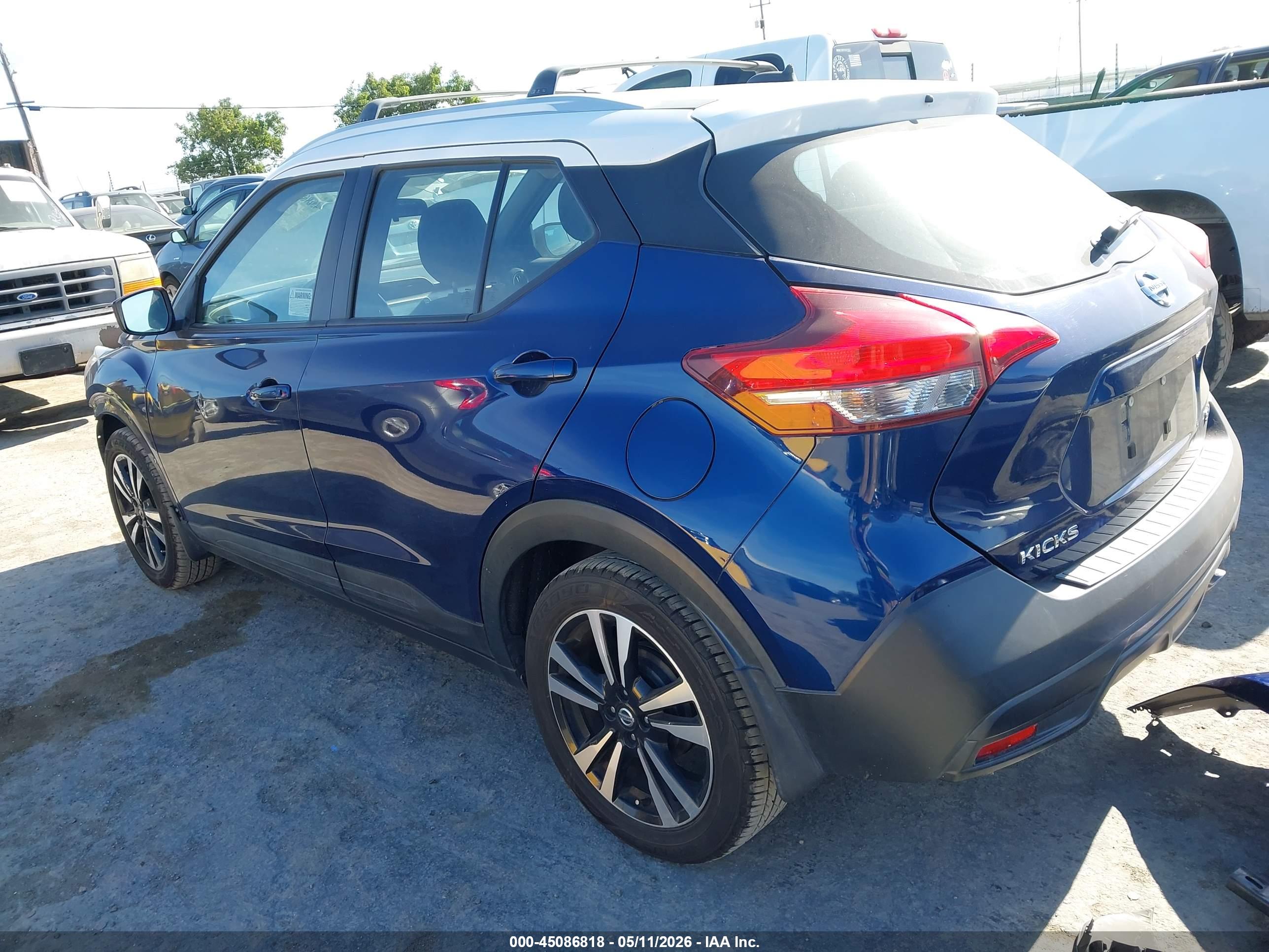NISSAN KICKS image 3