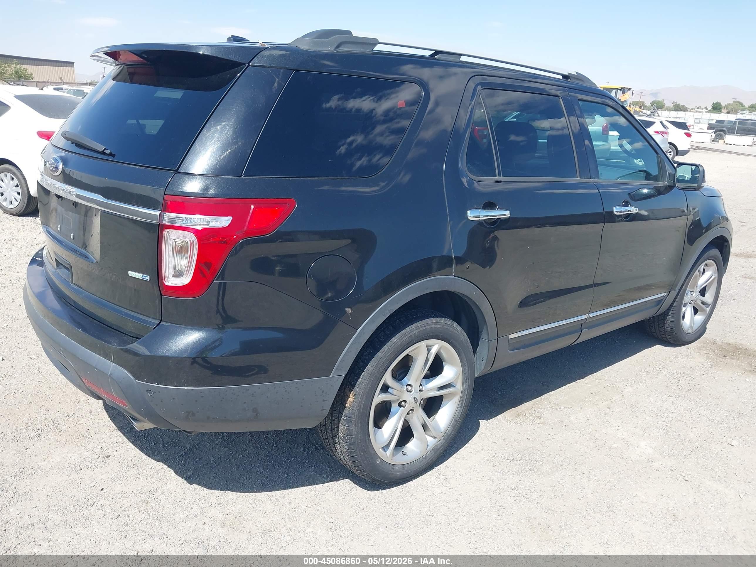 FORD EXPLORER image 4
