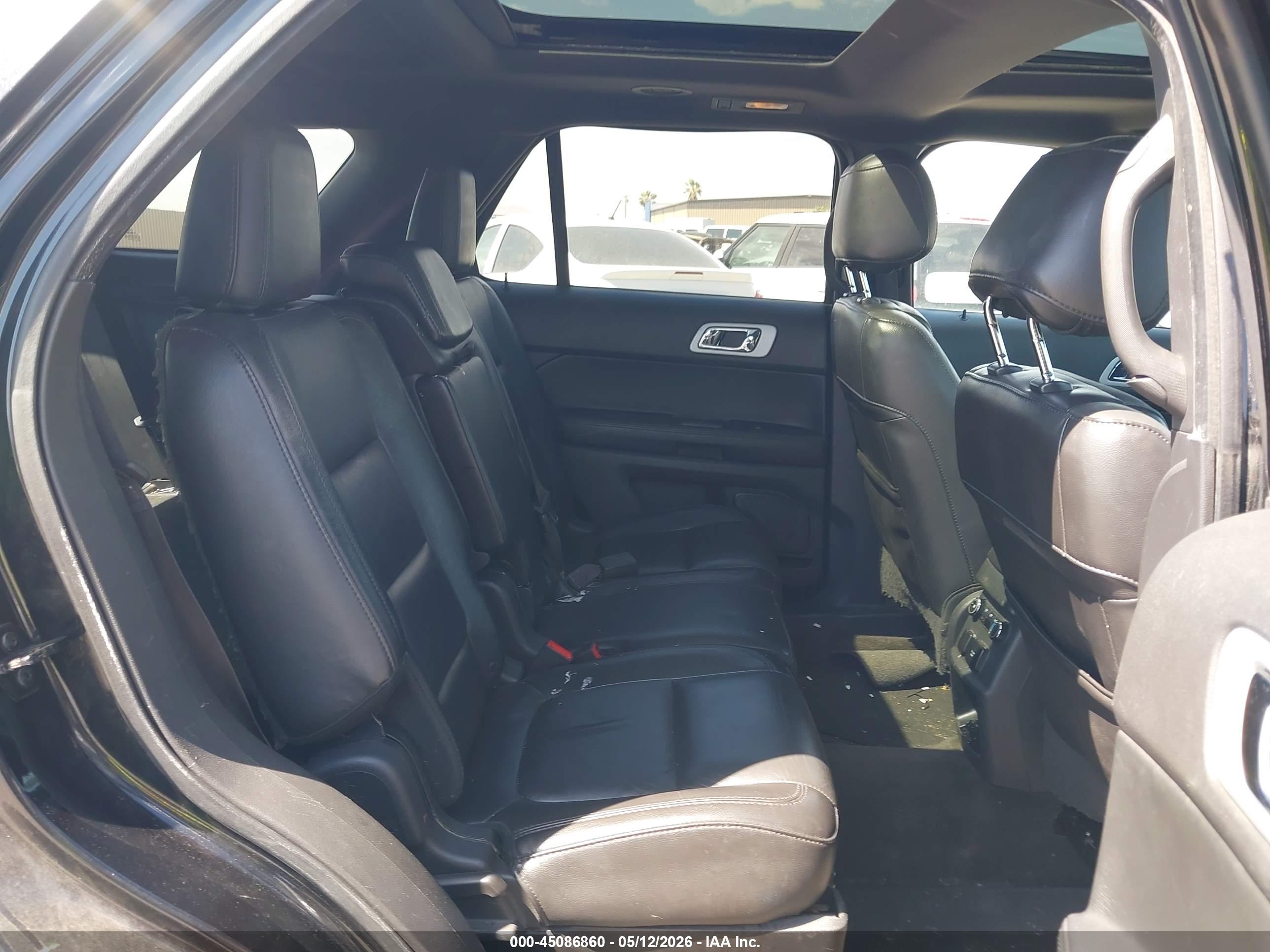 FORD EXPLORER image 8