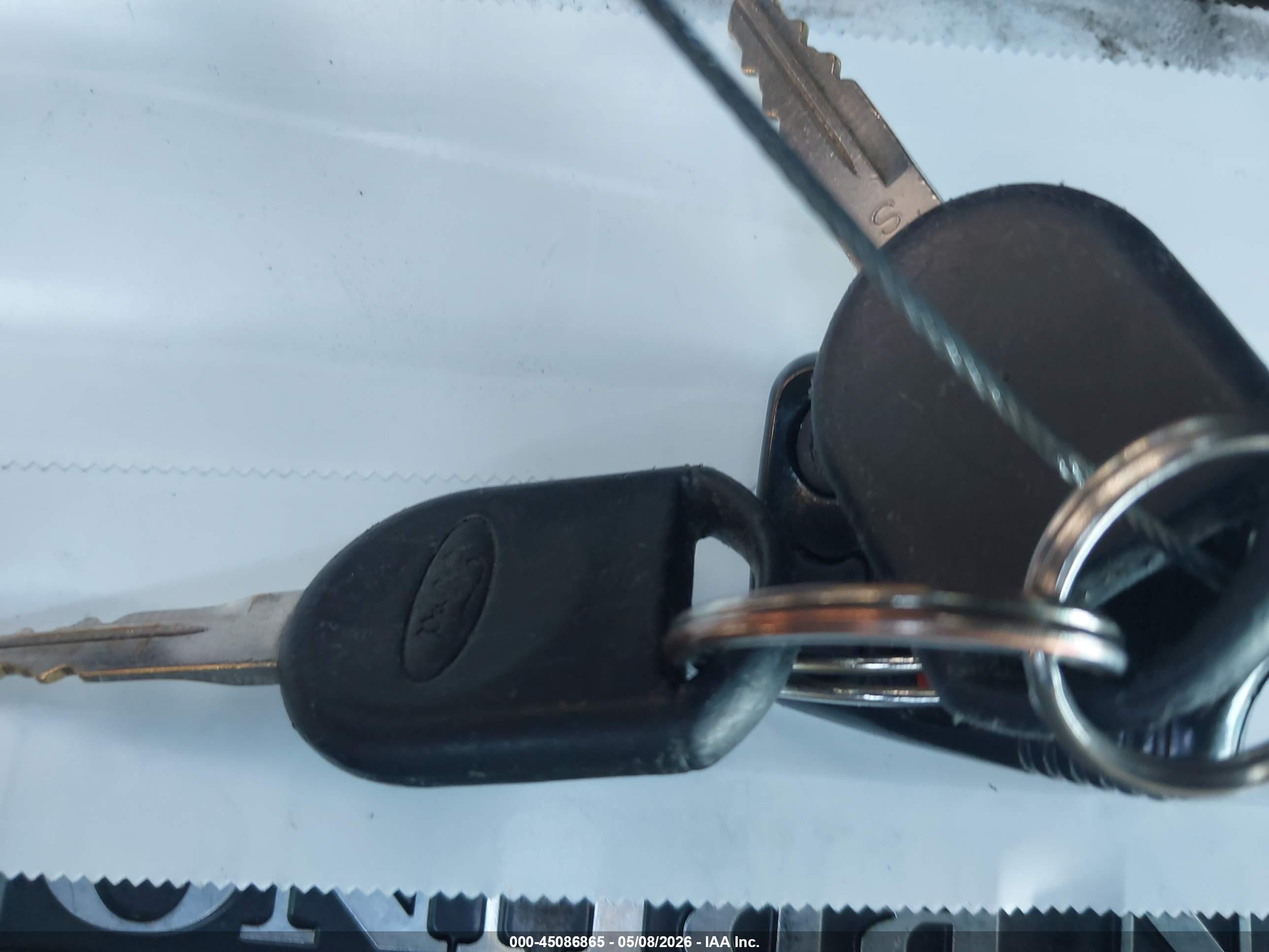 FORD EXPLORER image 11
