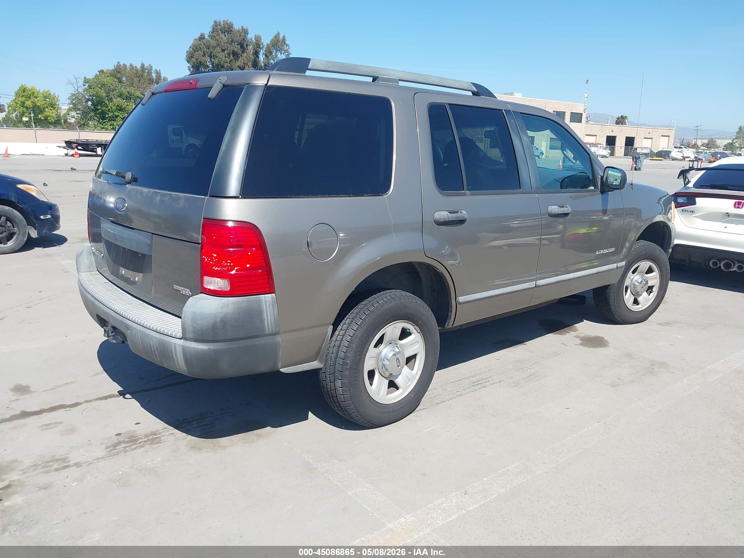 FORD EXPLORER image 4