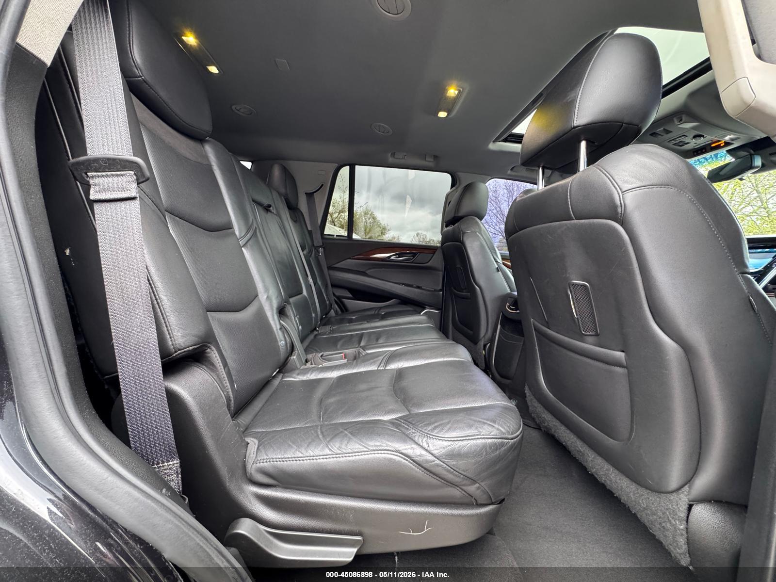 CADILLAC ESCALADE image 6