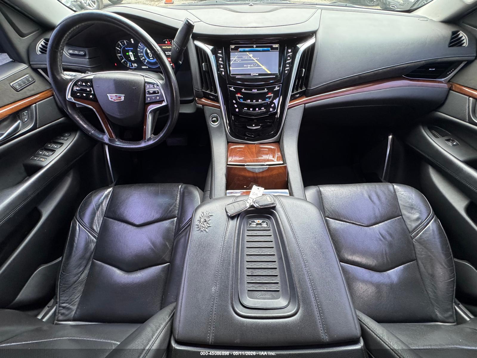 CADILLAC ESCALADE image 8