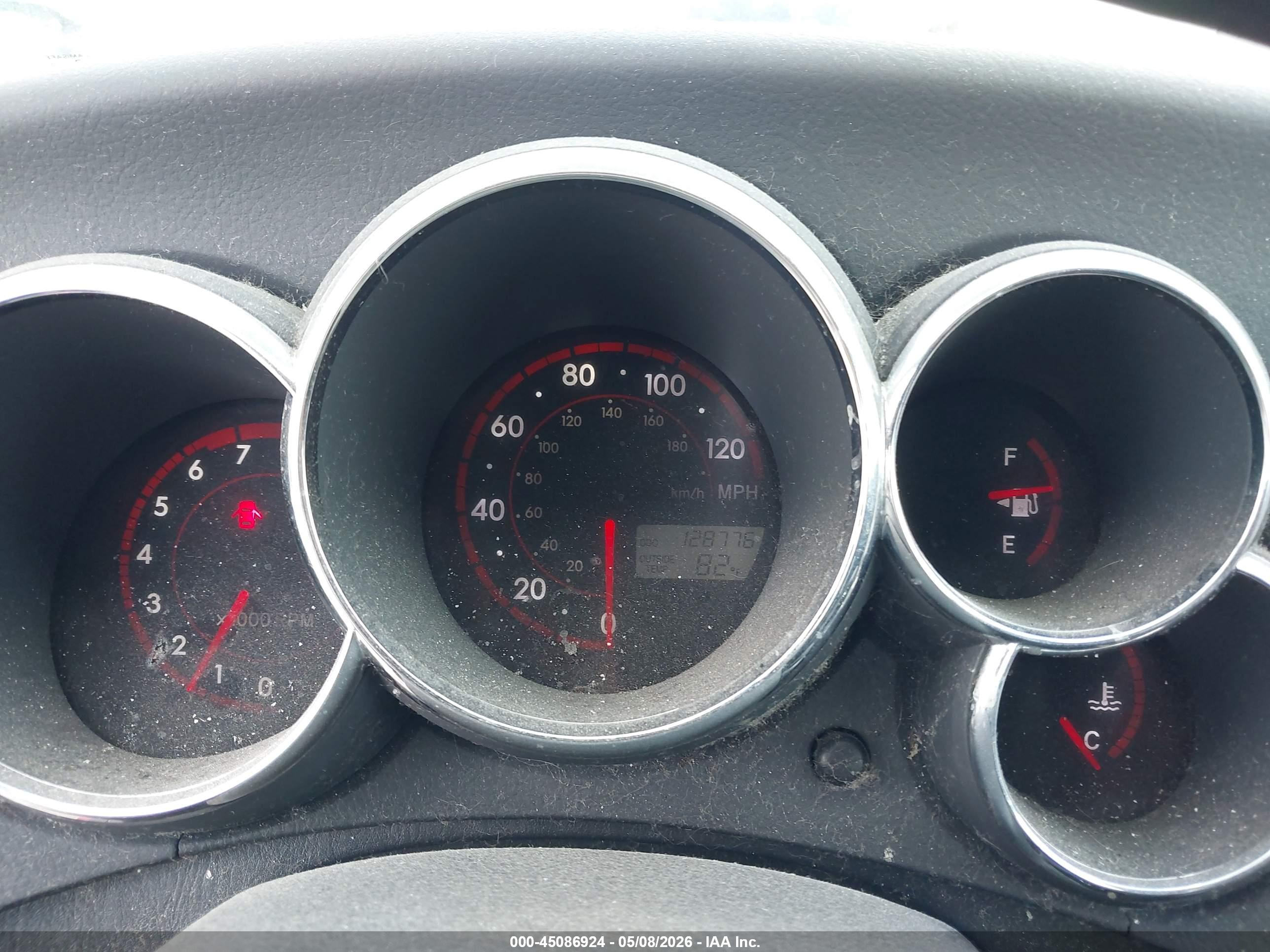 PONTIAC VIBE image 7