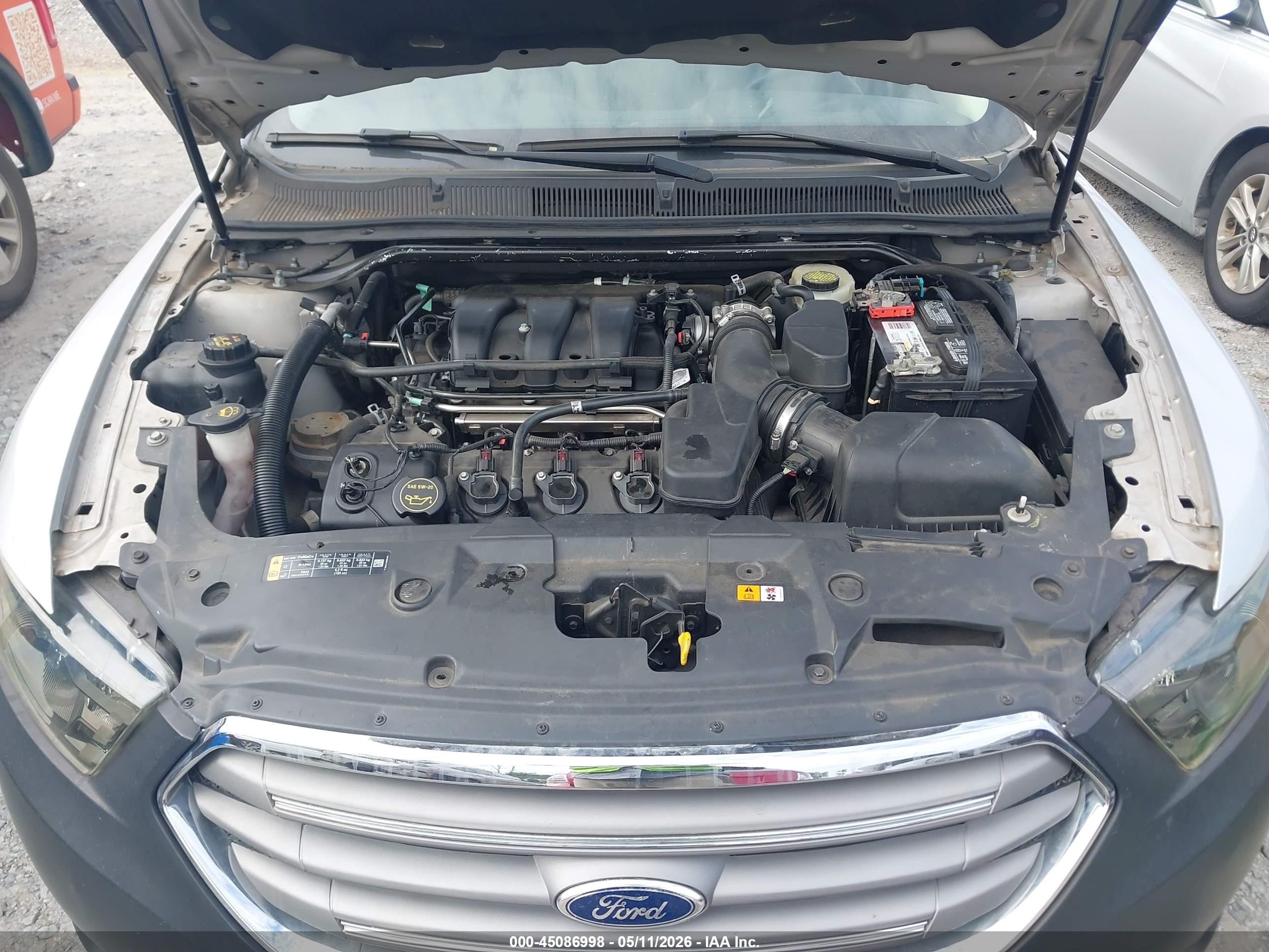 FORD TAURUS image 10