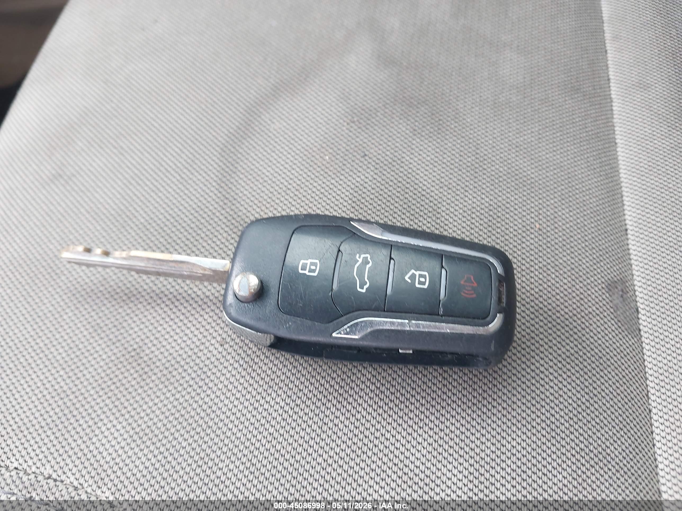 FORD TAURUS image 11