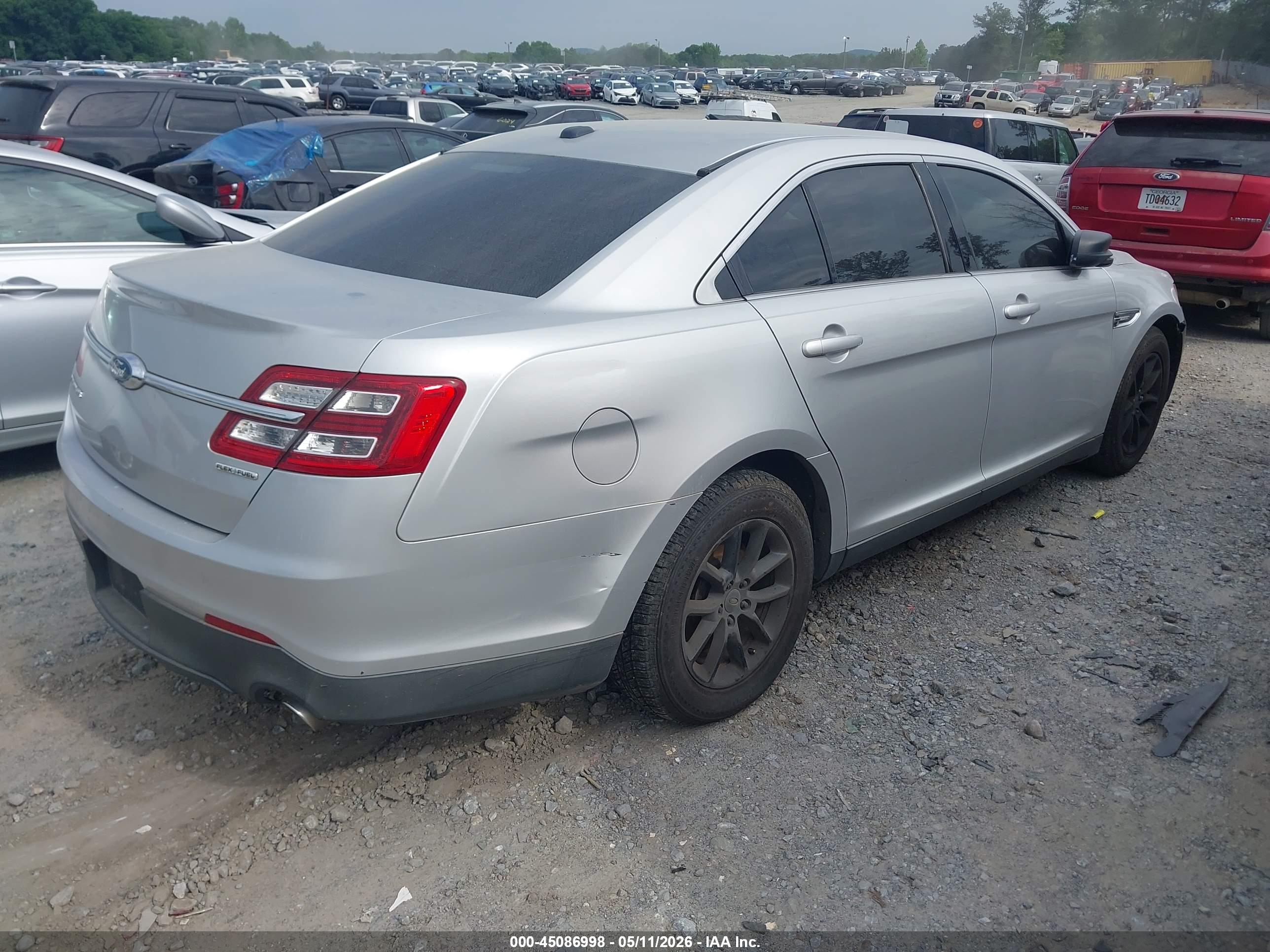 FORD TAURUS image 4