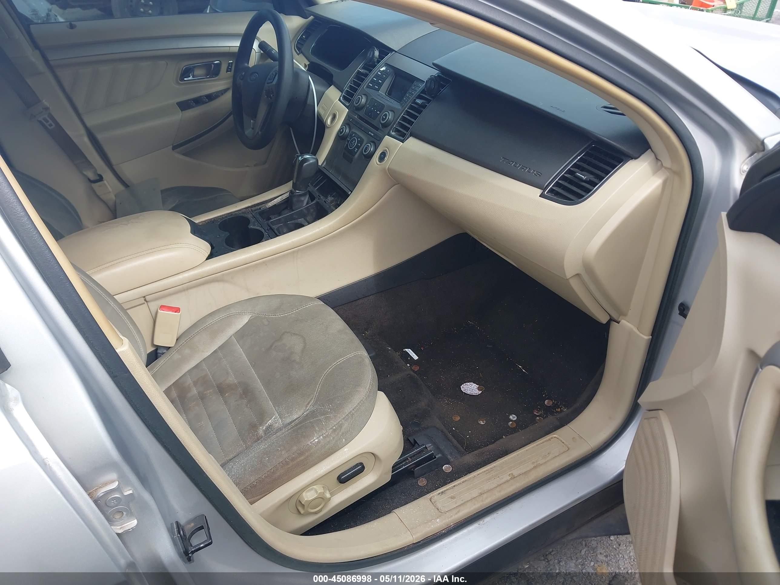 FORD TAURUS image 5