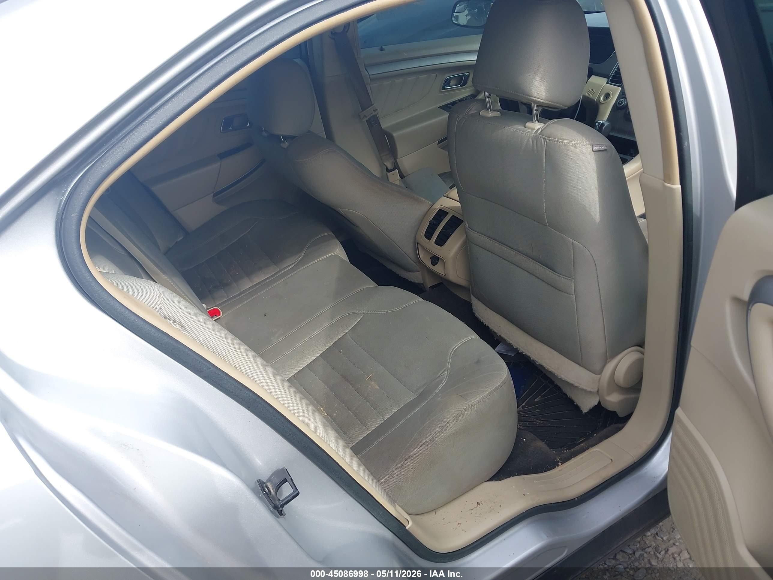 FORD TAURUS image 8