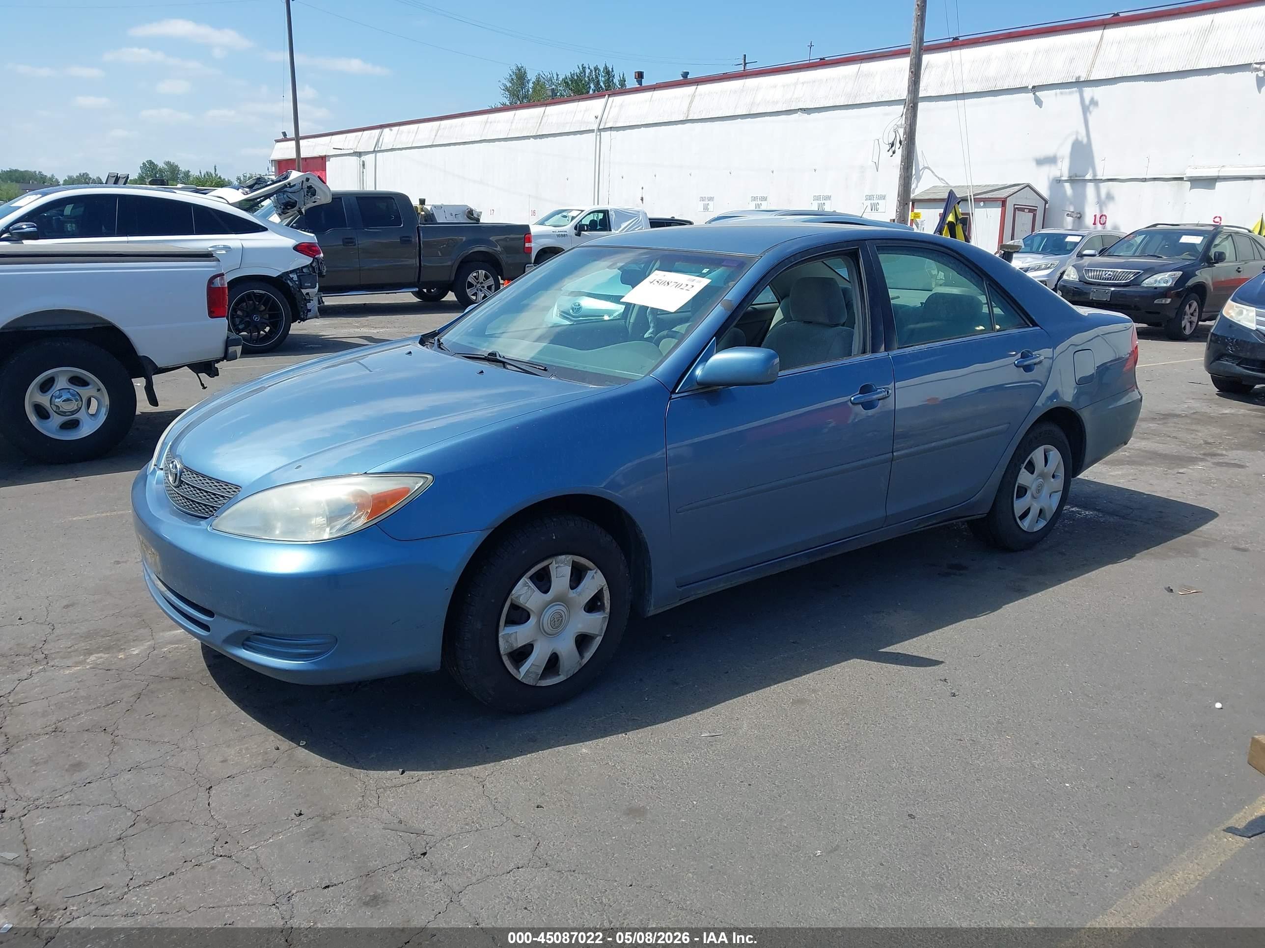 TOYOTA CAMRY image 2