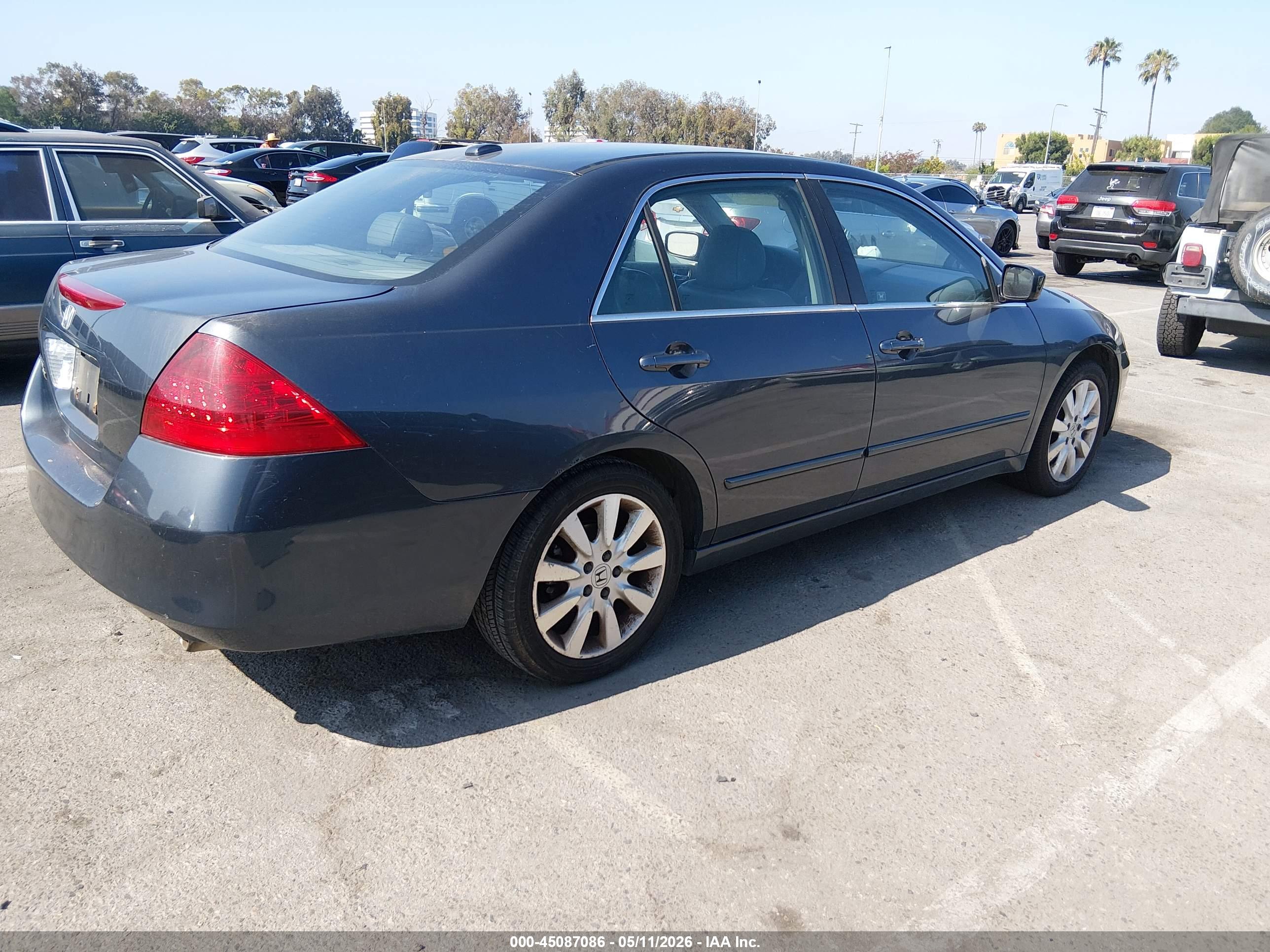 HONDA ACCORD image 4