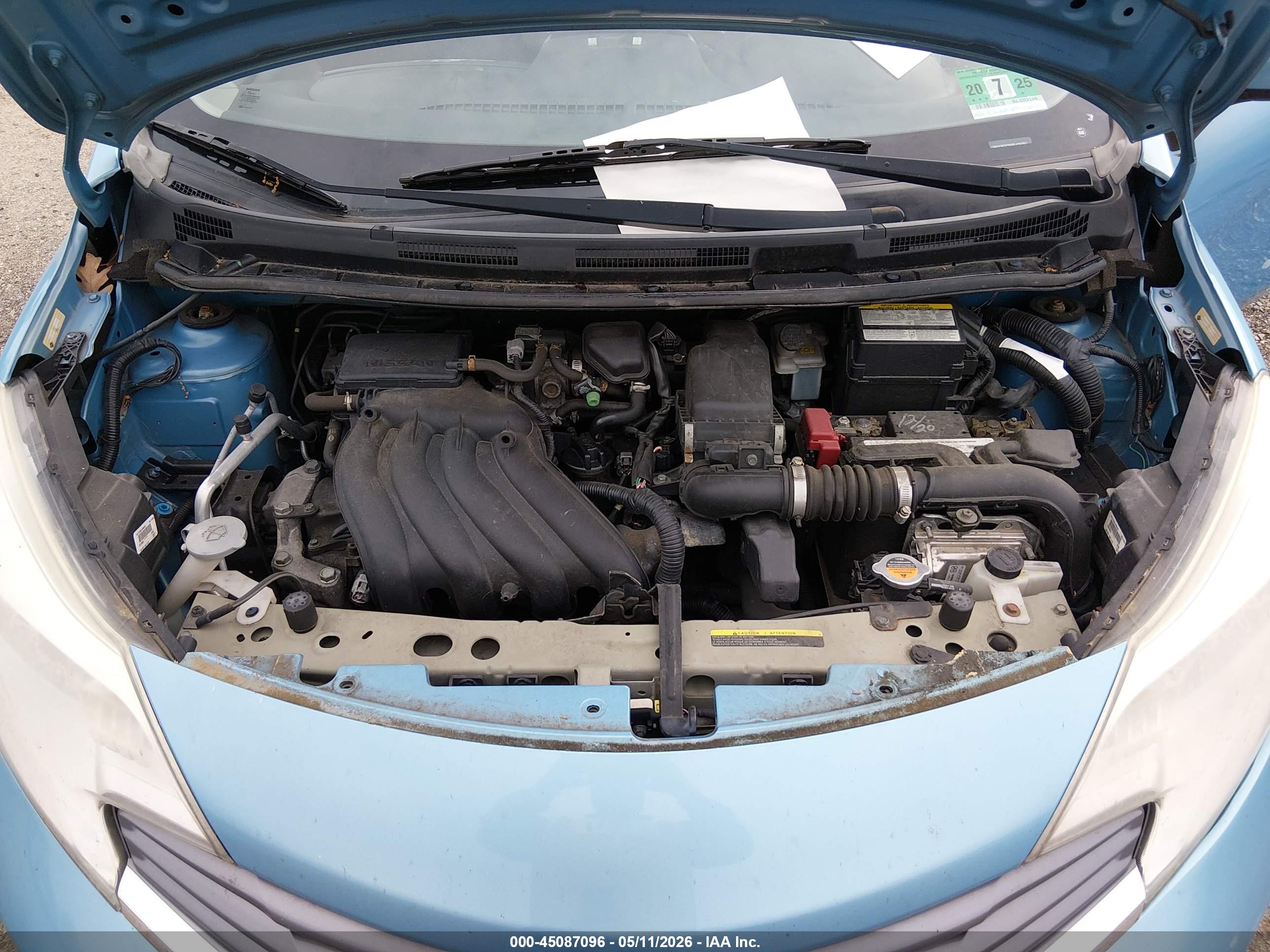 NISSAN VERSA image 10