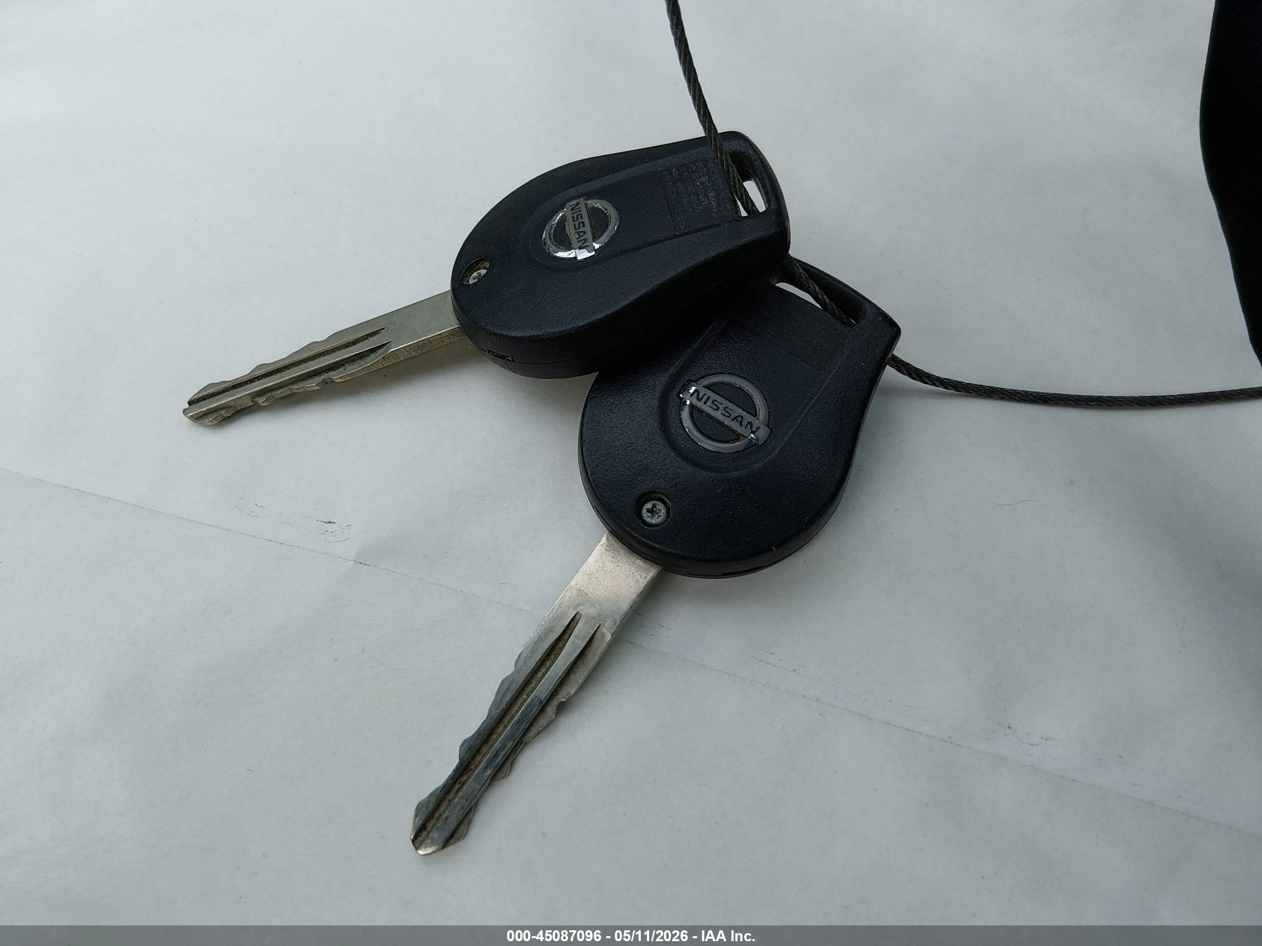NISSAN VERSA image 11
