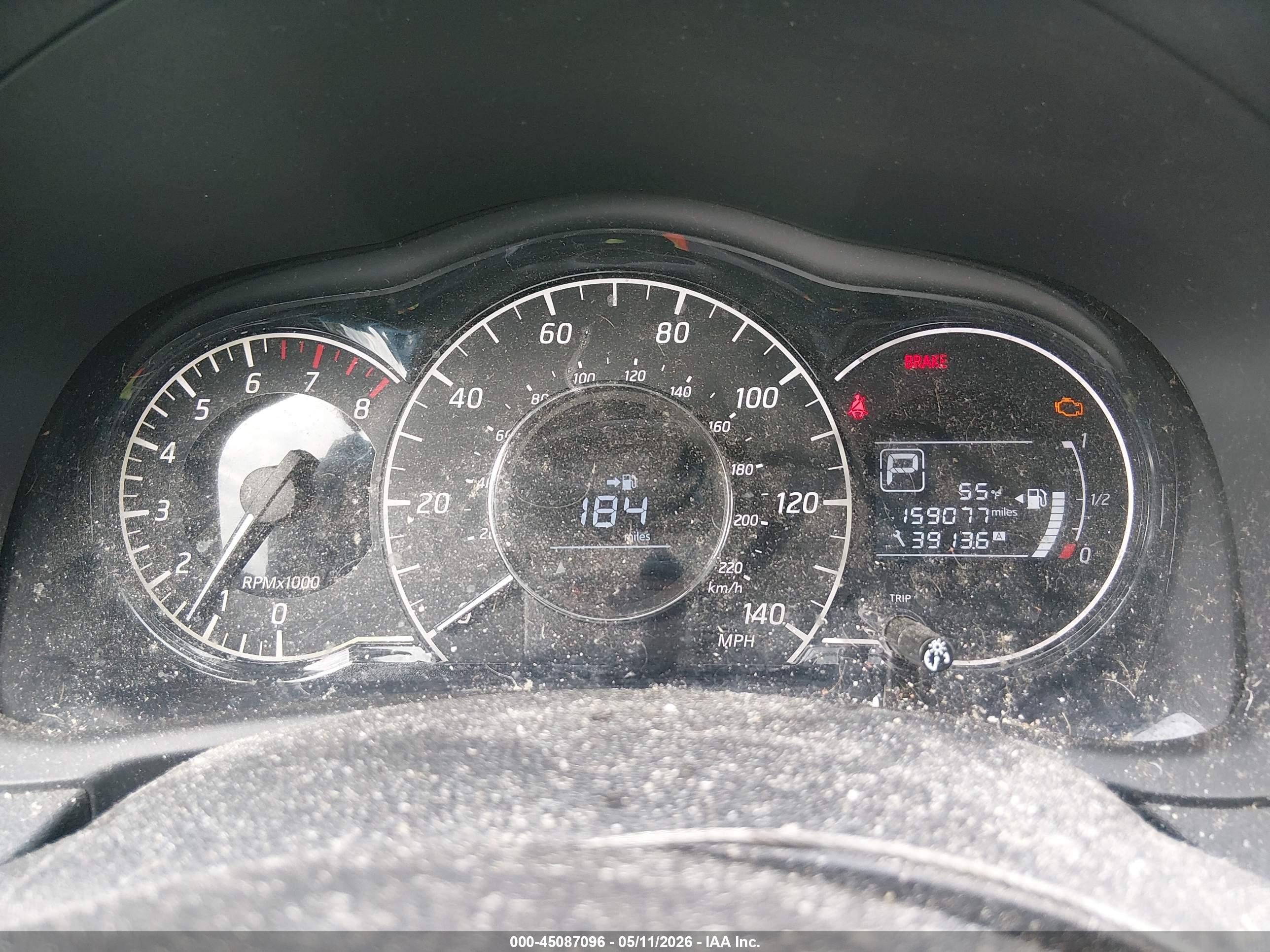NISSAN VERSA image 7