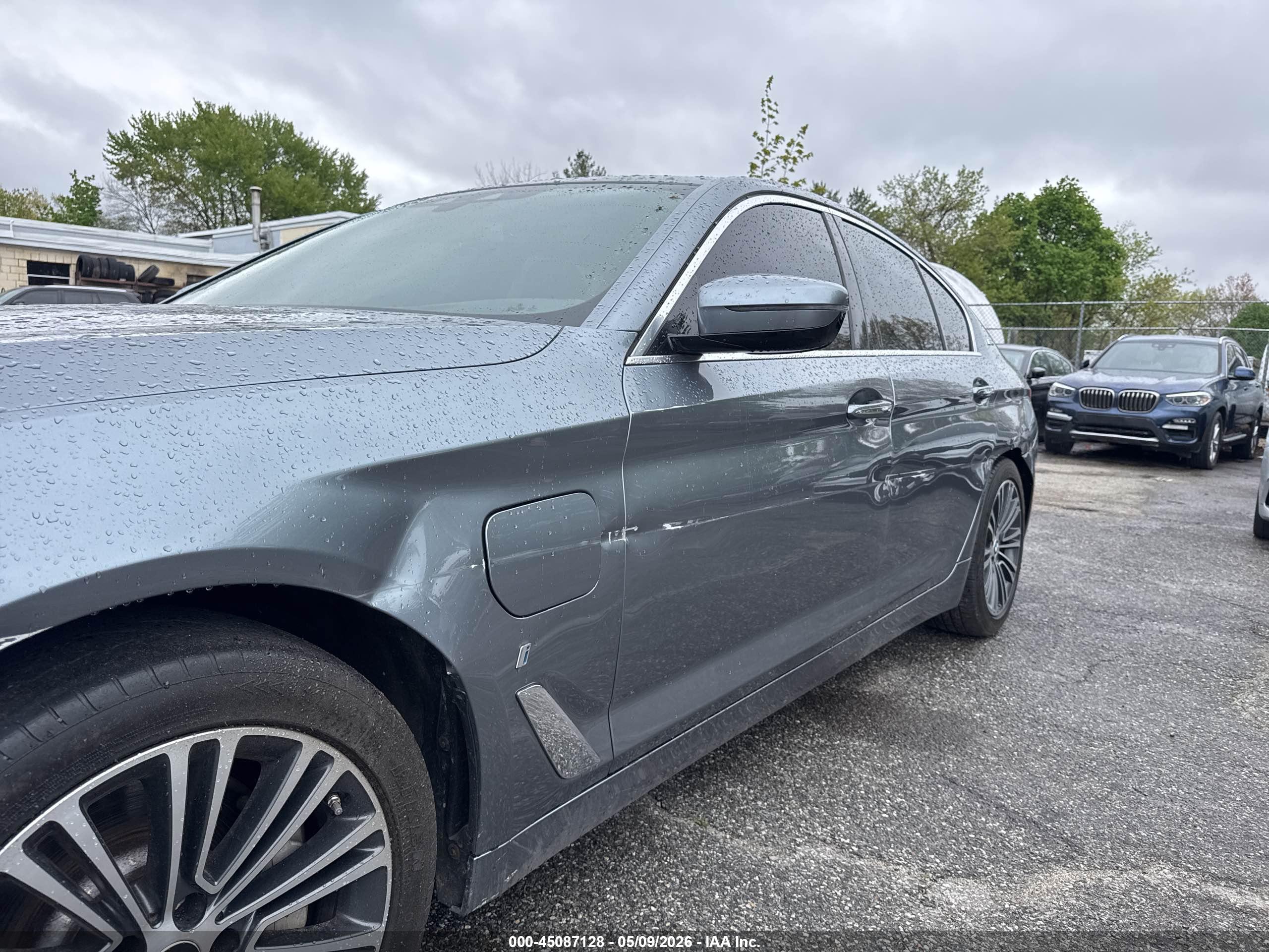 BMW 530E image 6