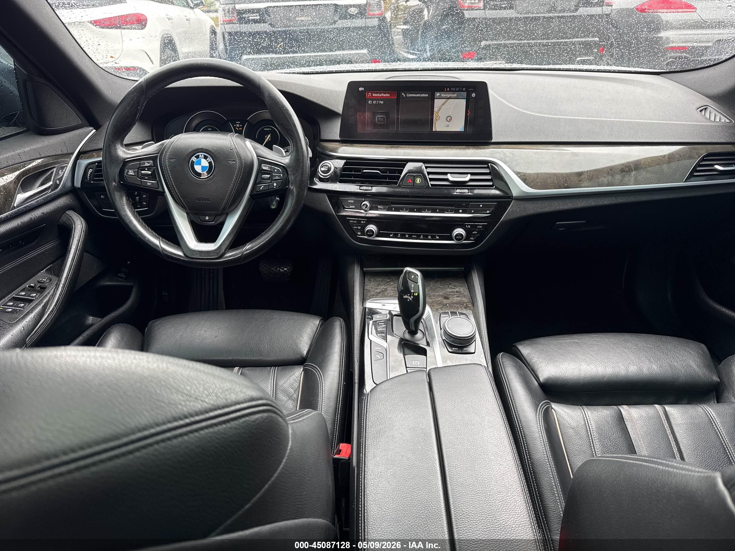 BMW 530E image 8