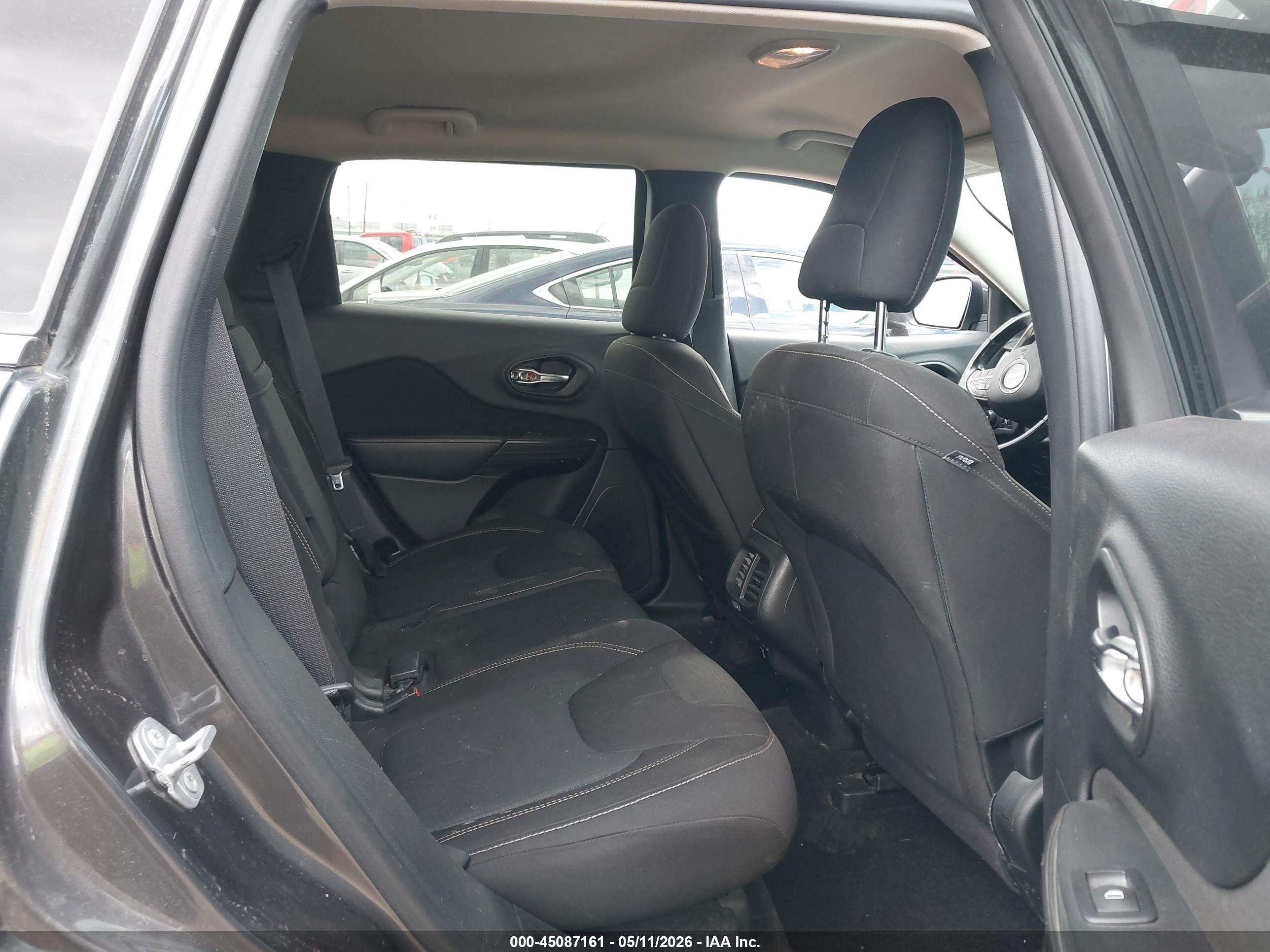 JEEP CHEROKEE image 8