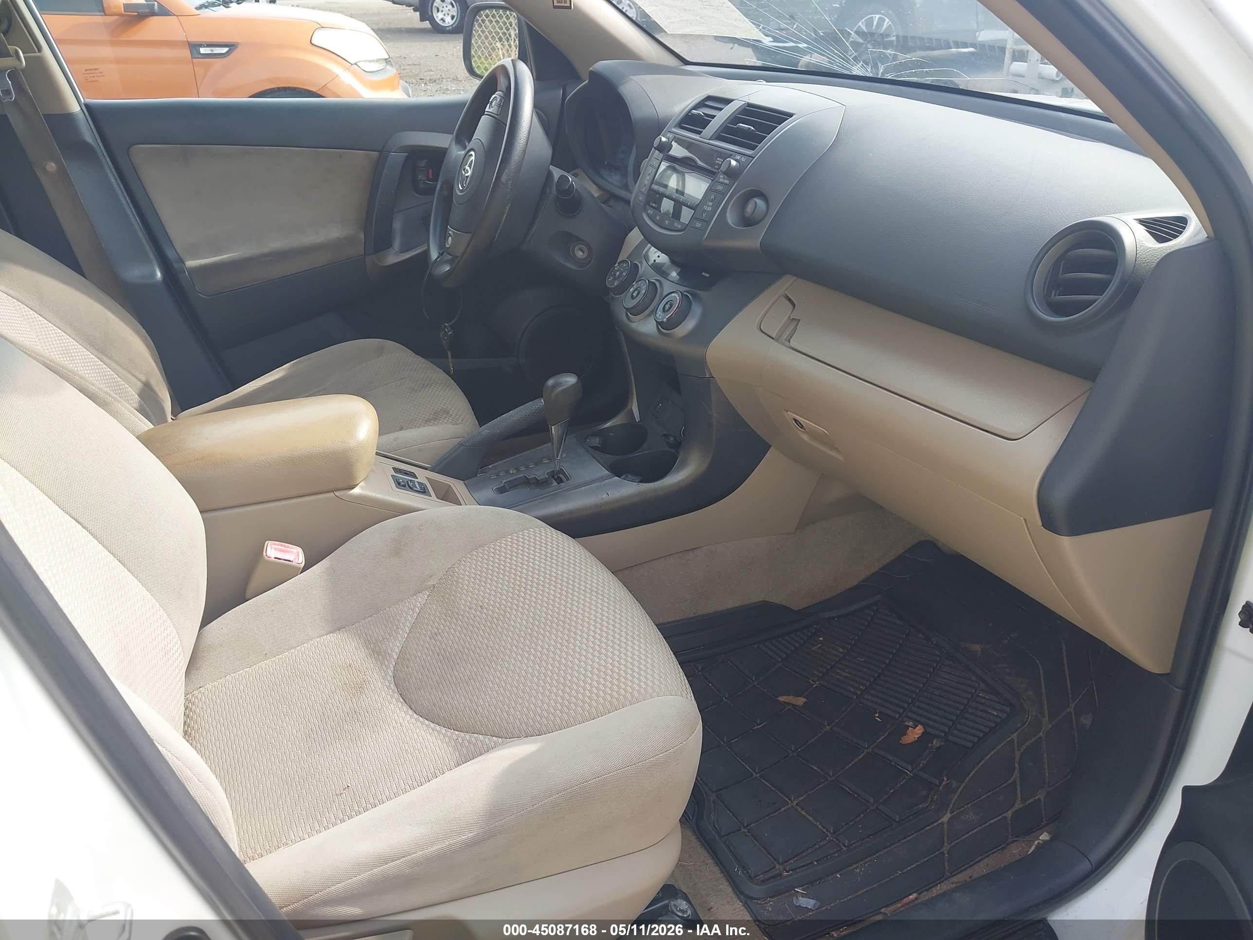 TOYOTA RAV4 image 5