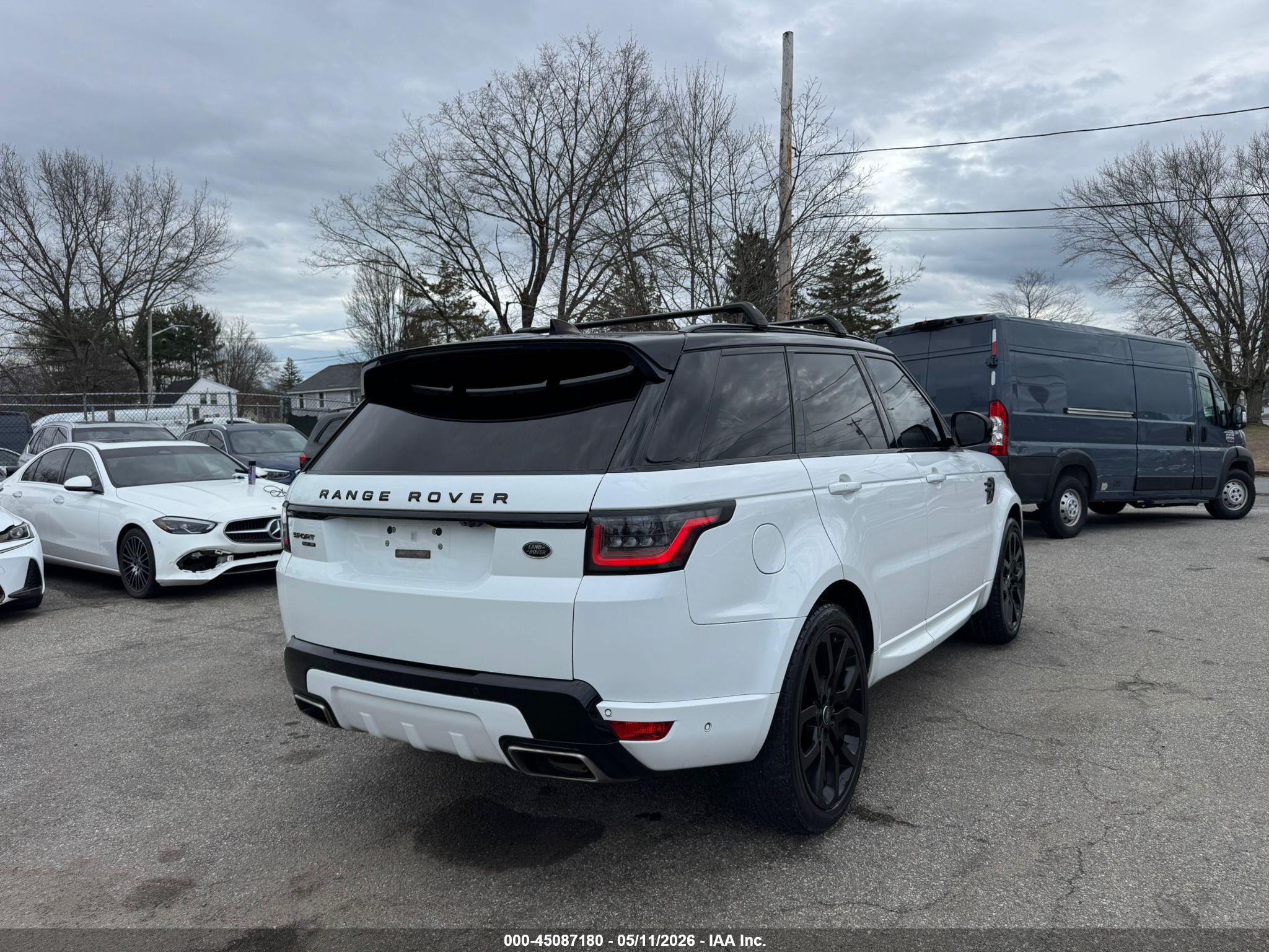 LAND ROVER image 4