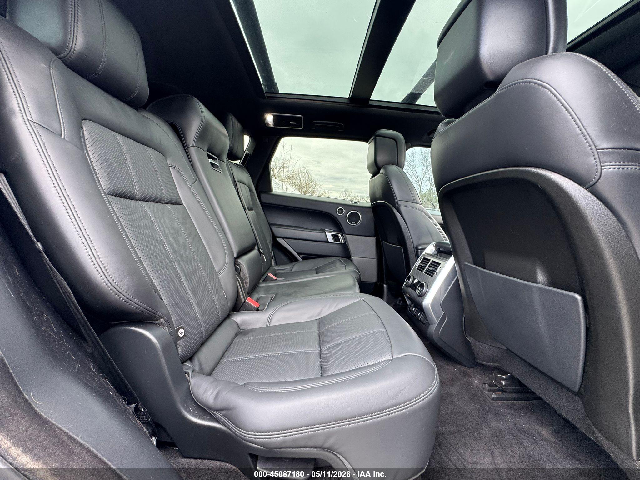 LAND ROVER image 6