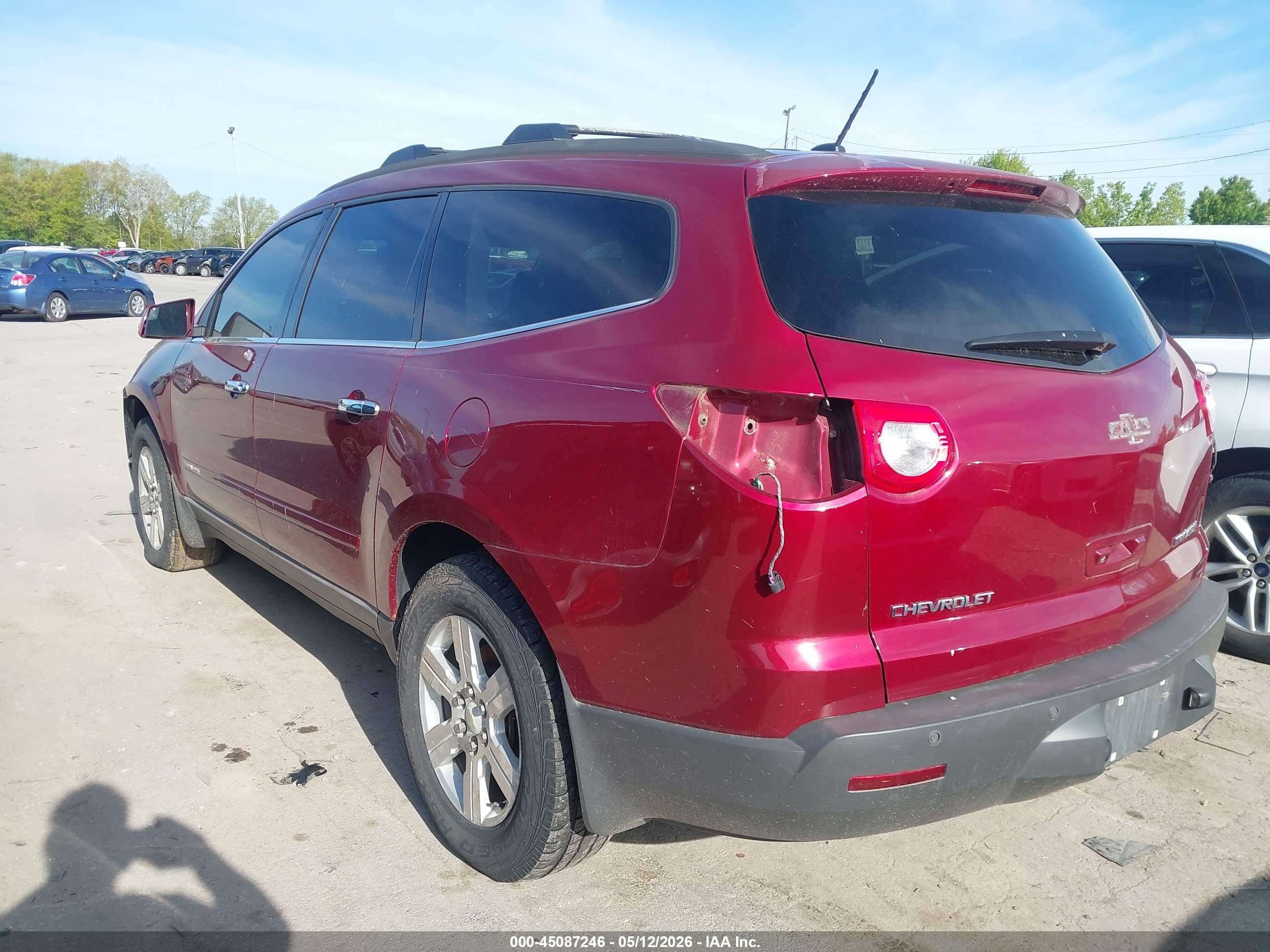 CHEVROLET TRAVERSE image 3