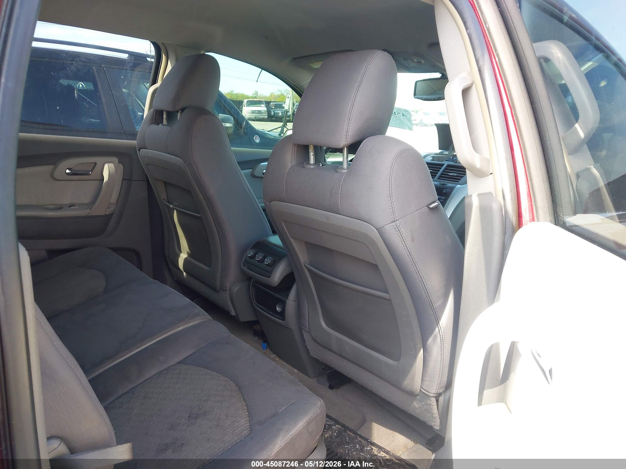 CHEVROLET TRAVERSE image 8