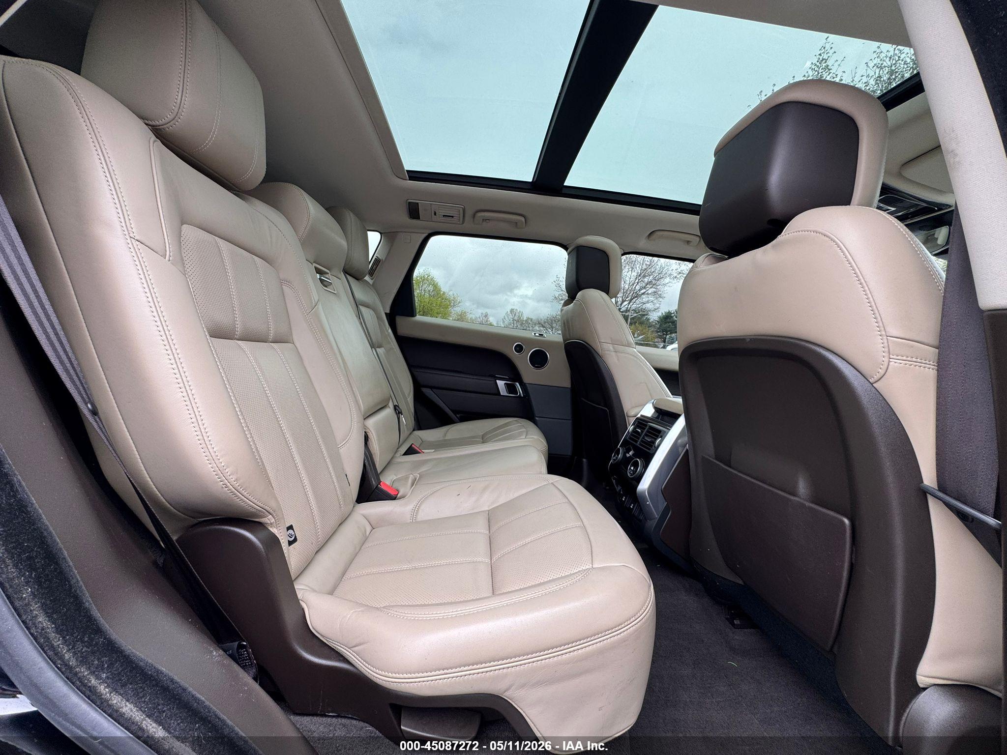 LAND ROVER image 6