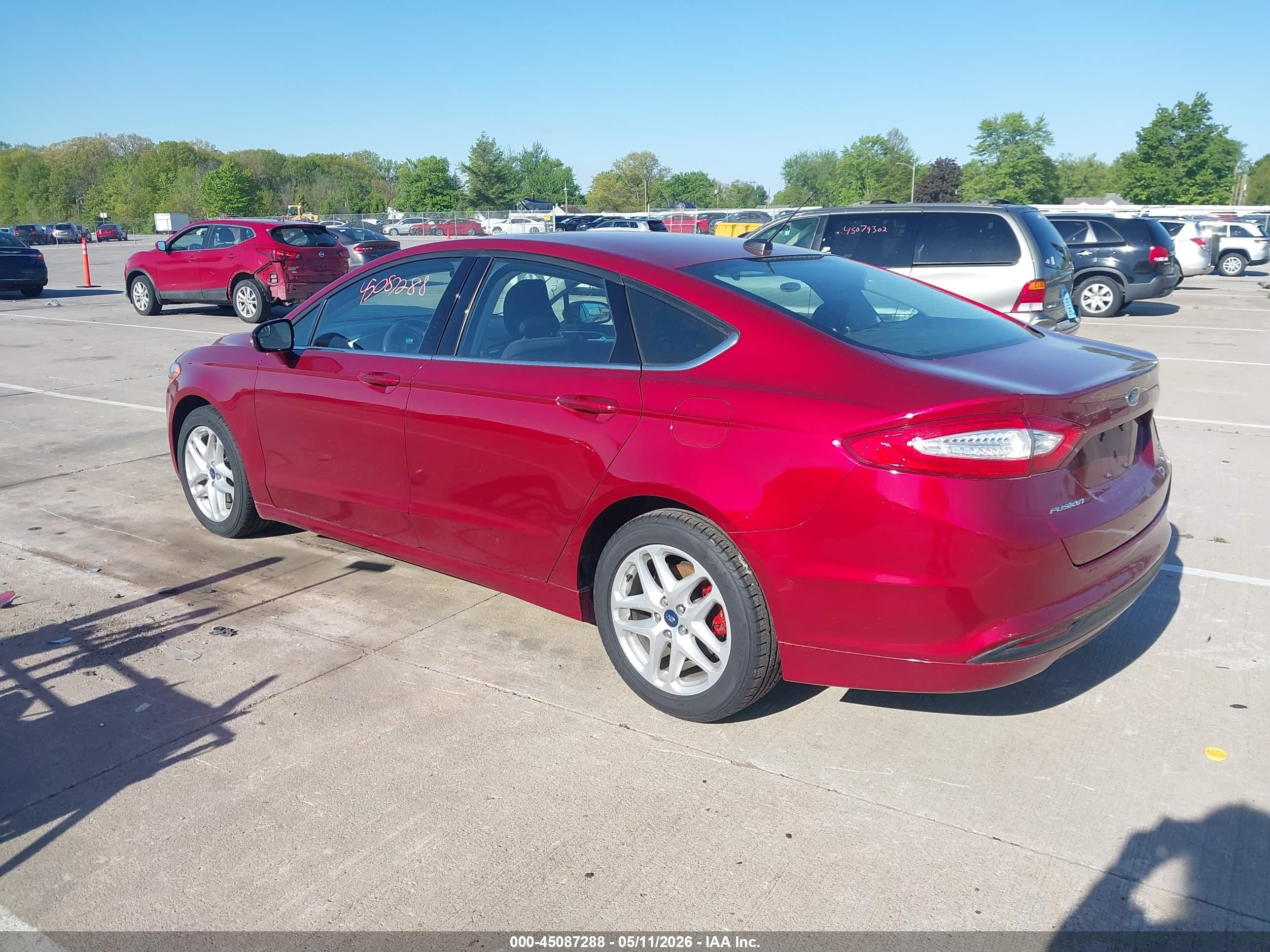 FORD FUSION image 3