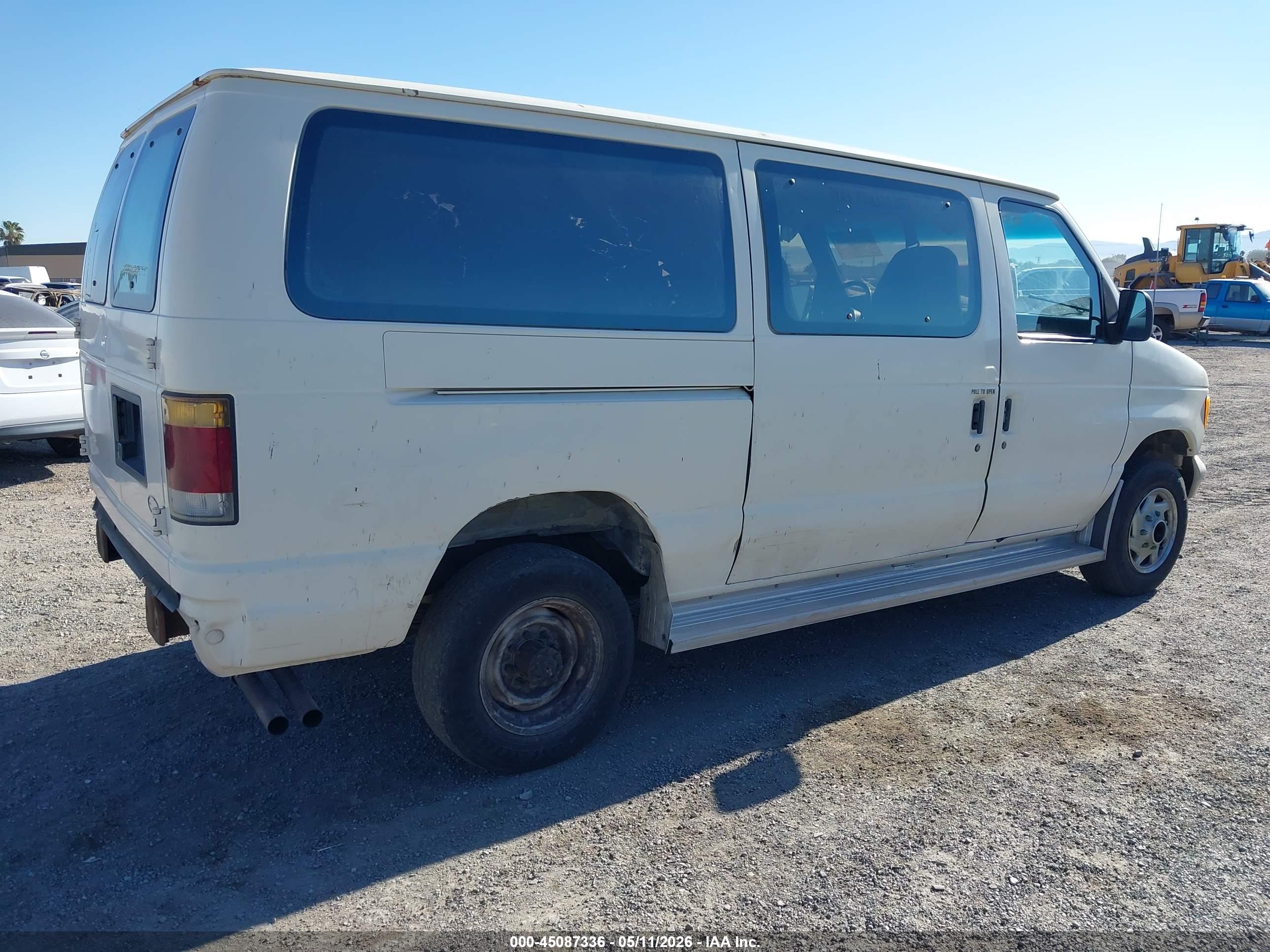 FORD ECONOLINE image 4