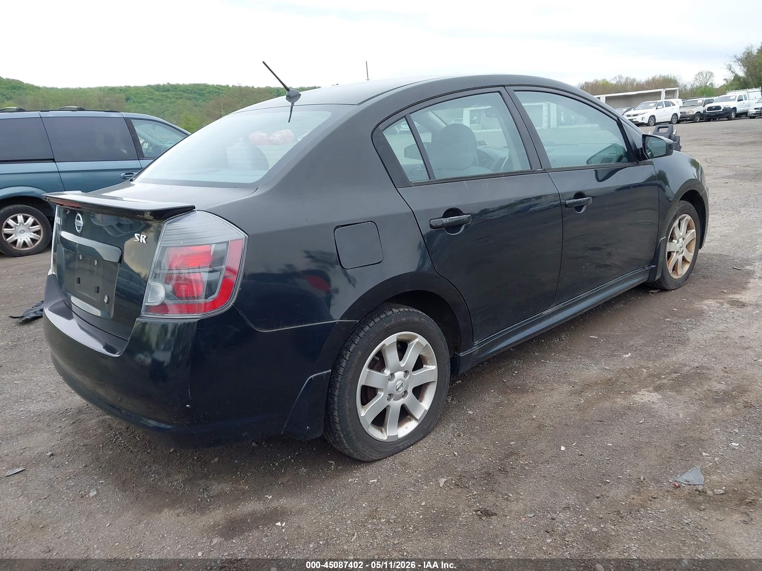 NISSAN SENTRA image 4