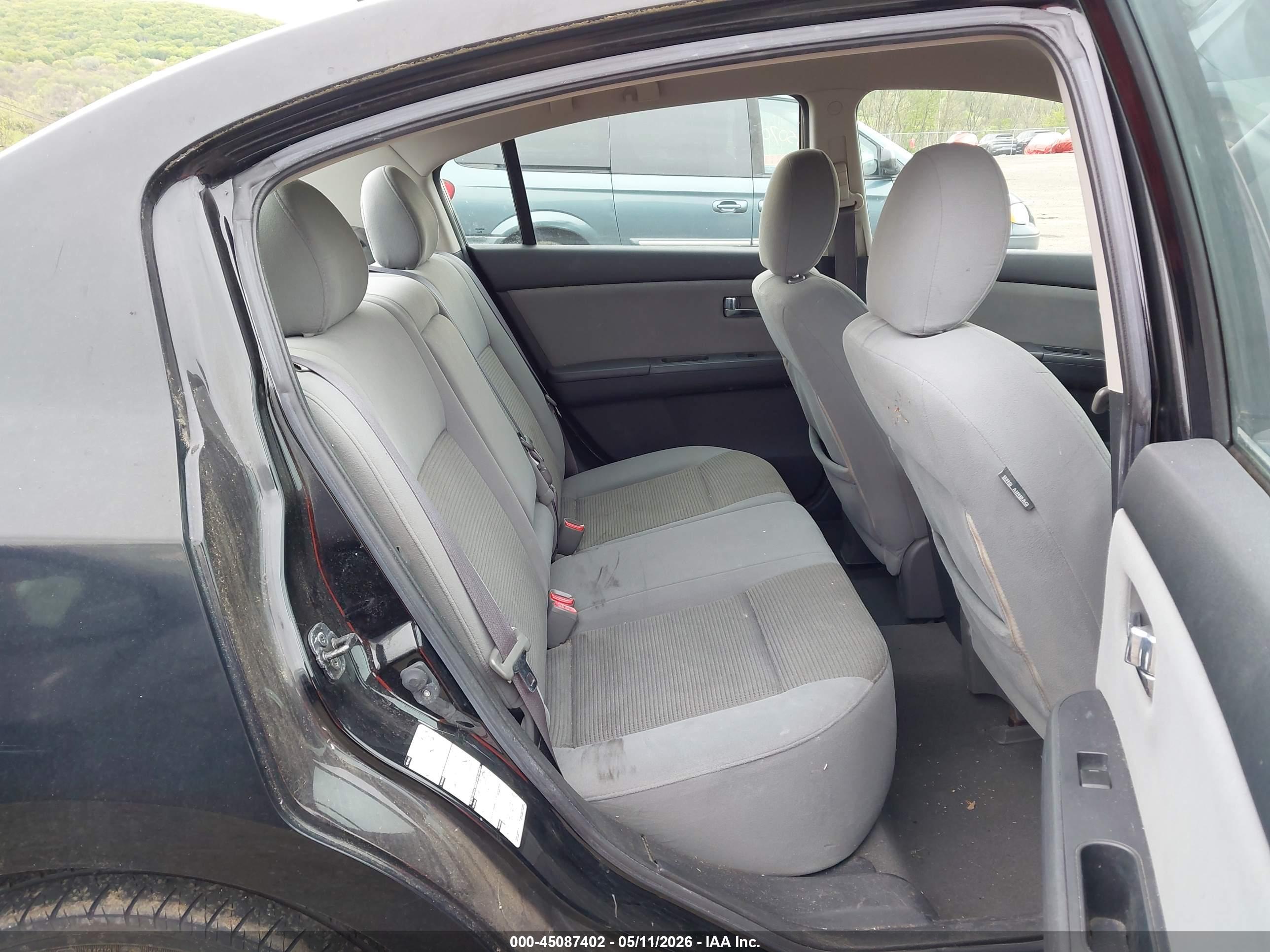 NISSAN SENTRA image 8