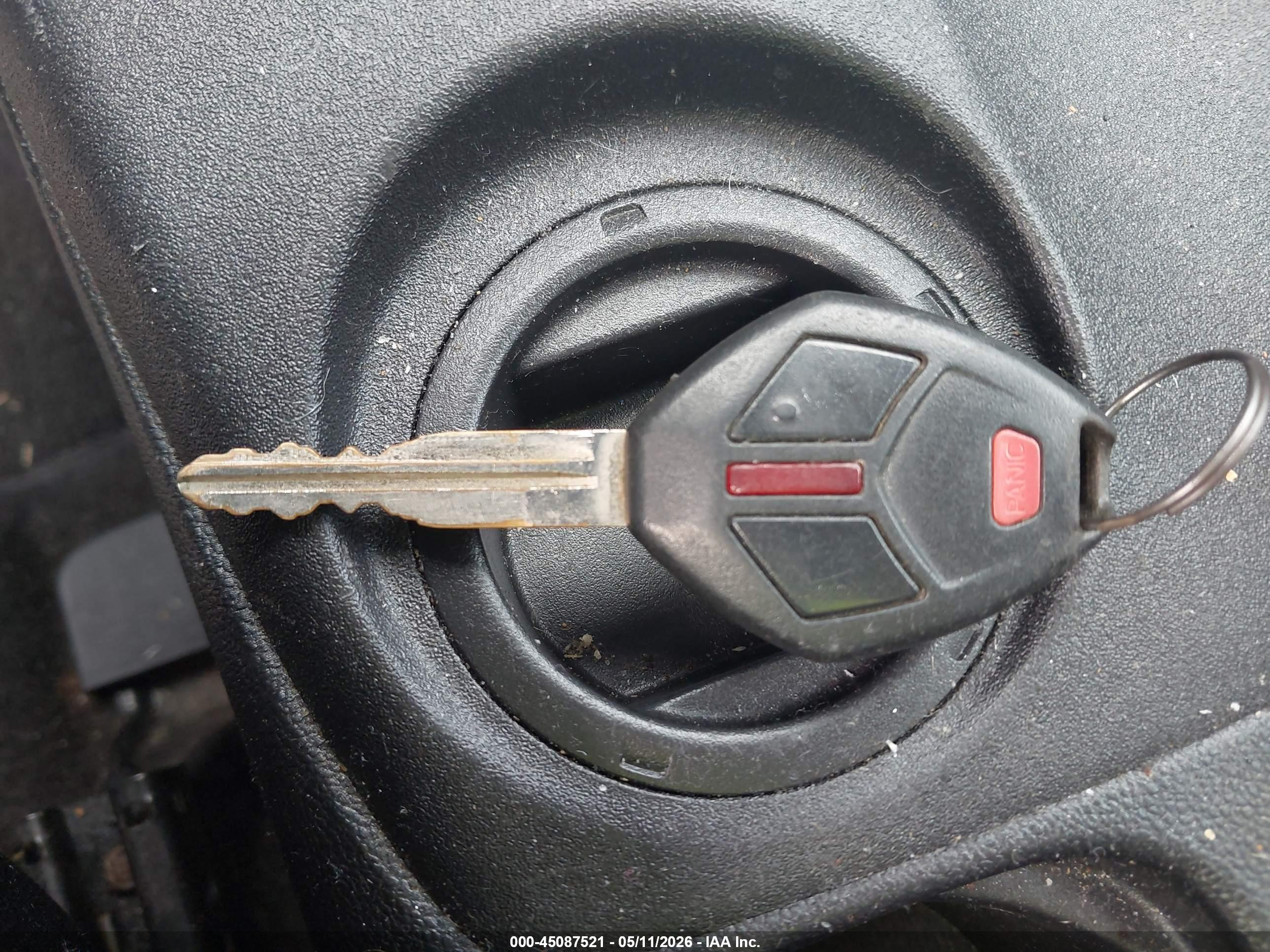 MITSUBISHI OUTLANDER image 11