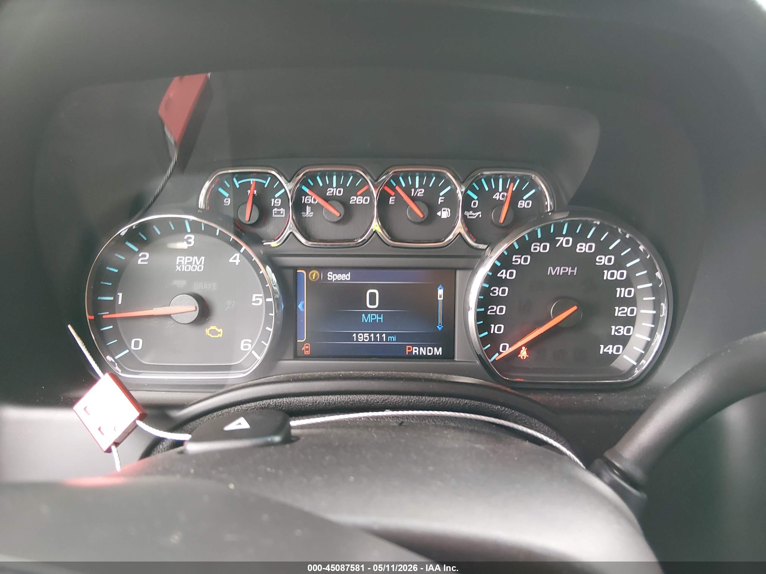 CHEVROLET SUBURBAN image 7