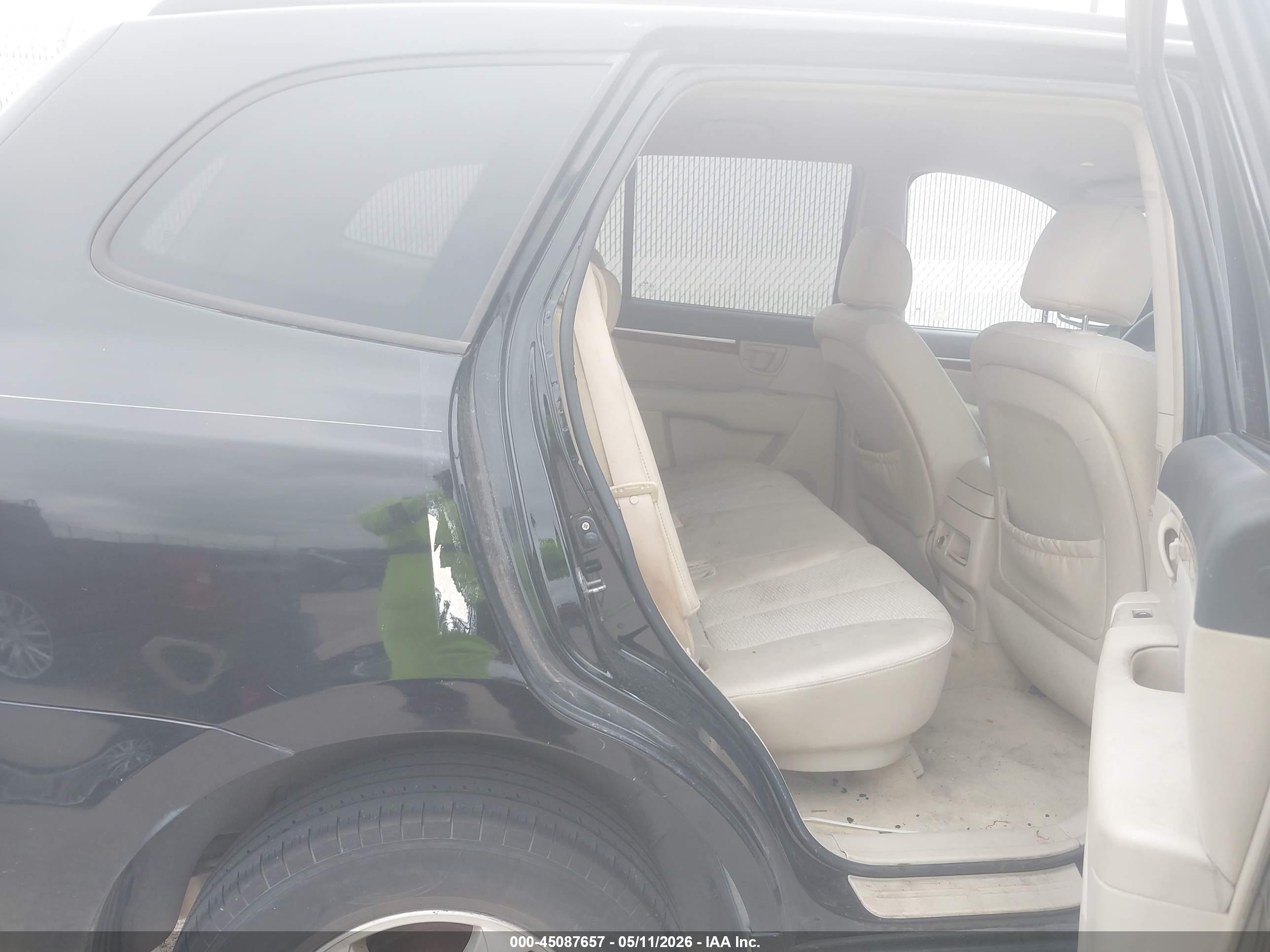 HYUNDAI SANTA image 8
