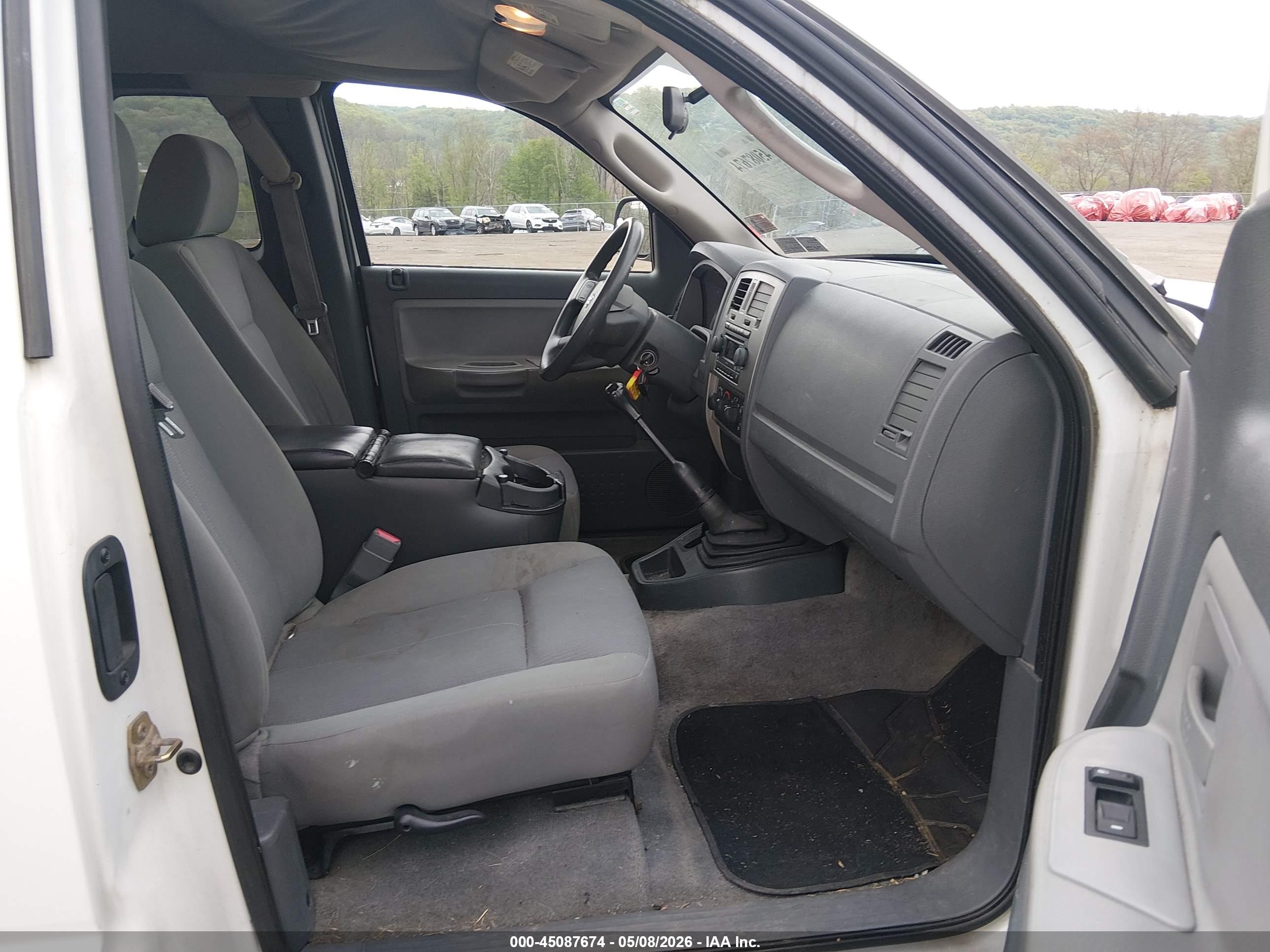 DODGE DAKOTA image 5