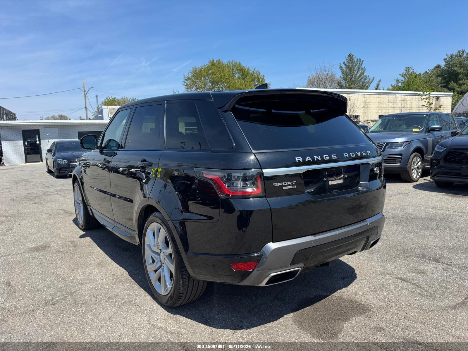 LAND ROVER image 3