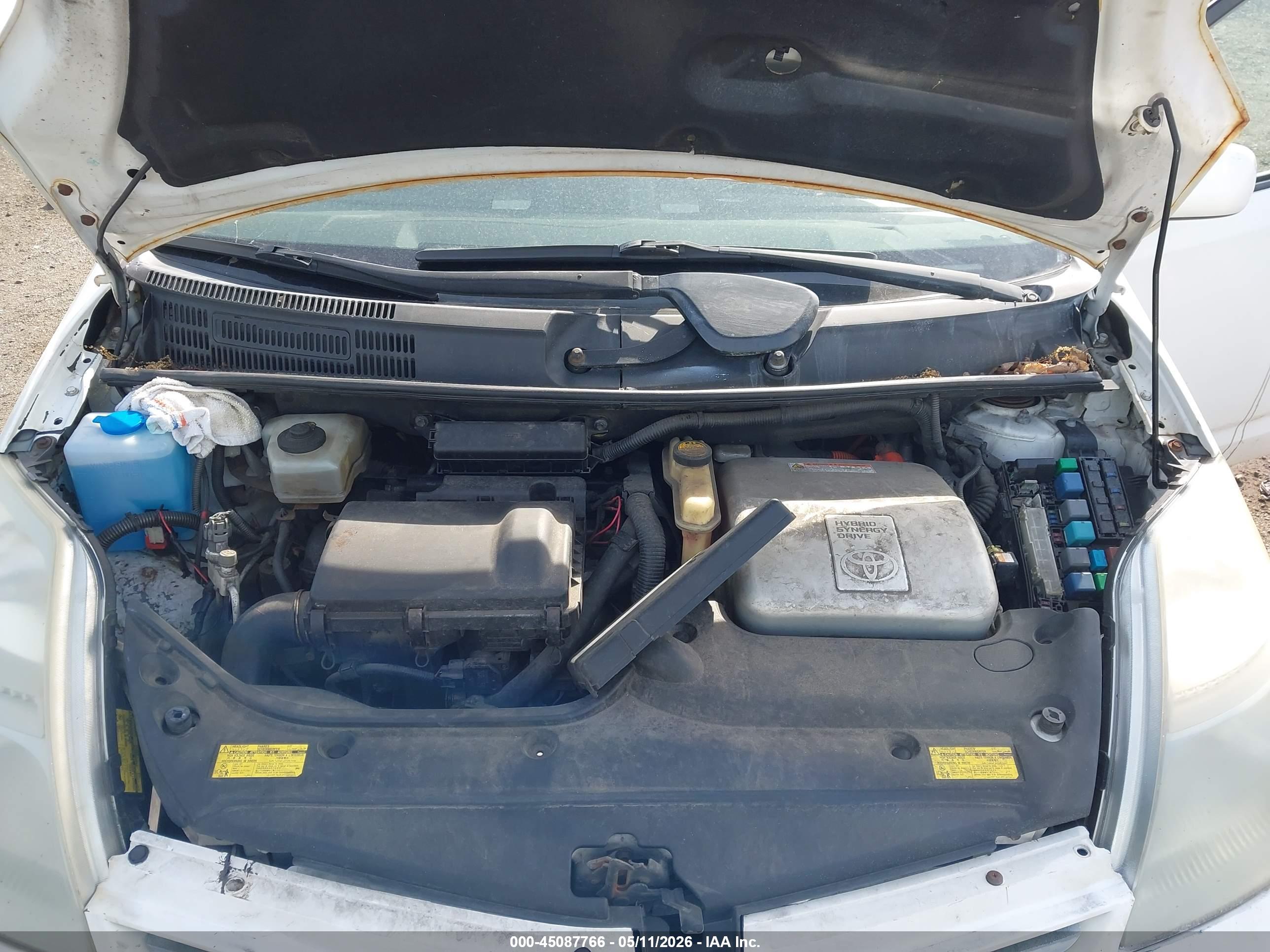 TOYOTA PRIUS image 10