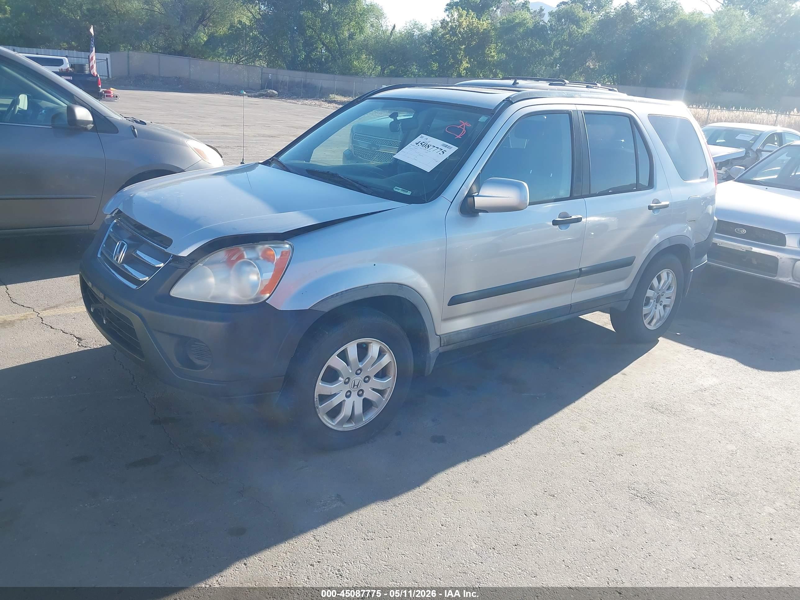HONDA CR-V image 2