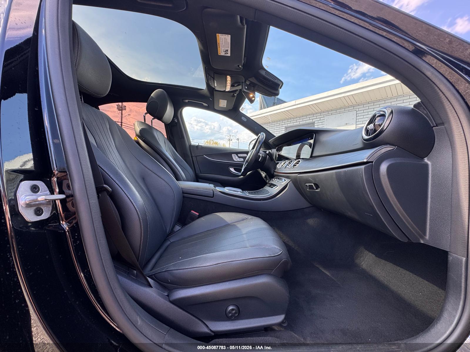 MERCEDES-BENZ E image 5