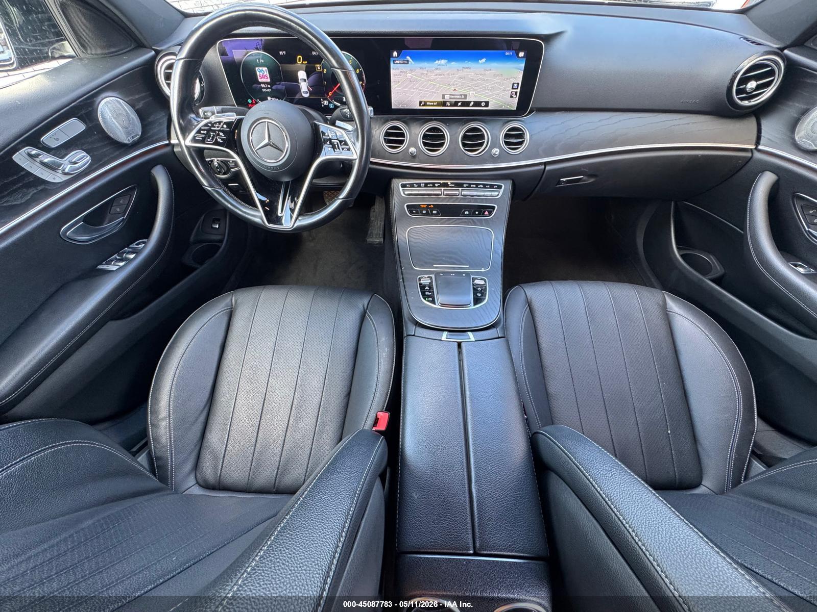 MERCEDES-BENZ E image 8