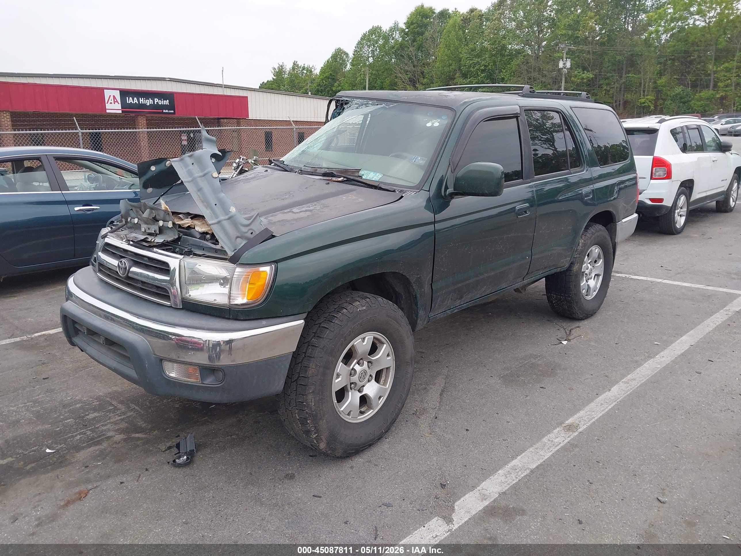 TOYOTA 4RUNNER image 2