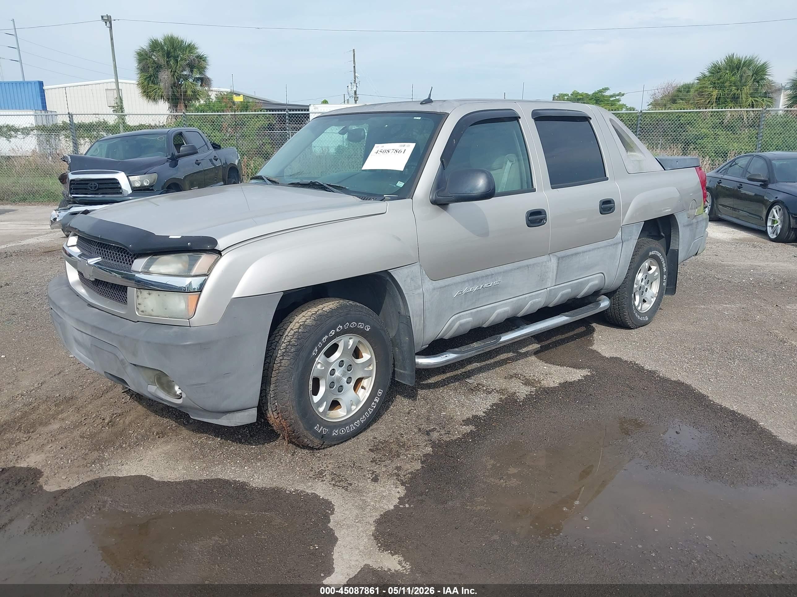 CHEVROLET AVALANCHE image 2