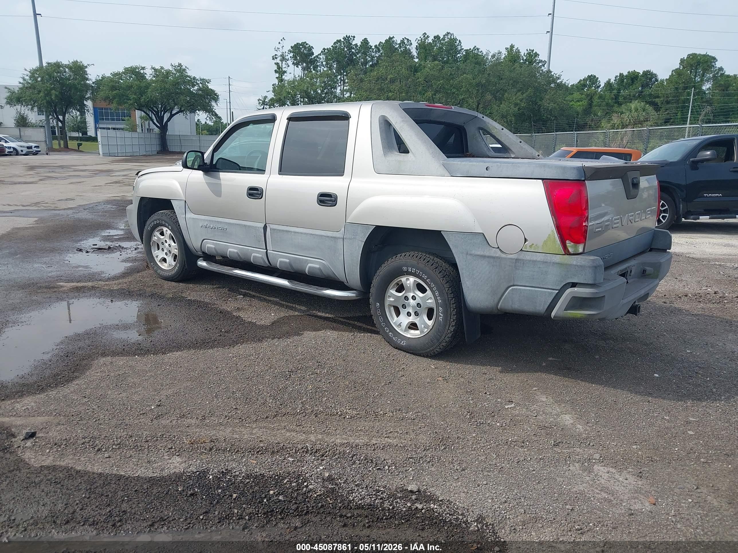 CHEVROLET AVALANCHE image 3