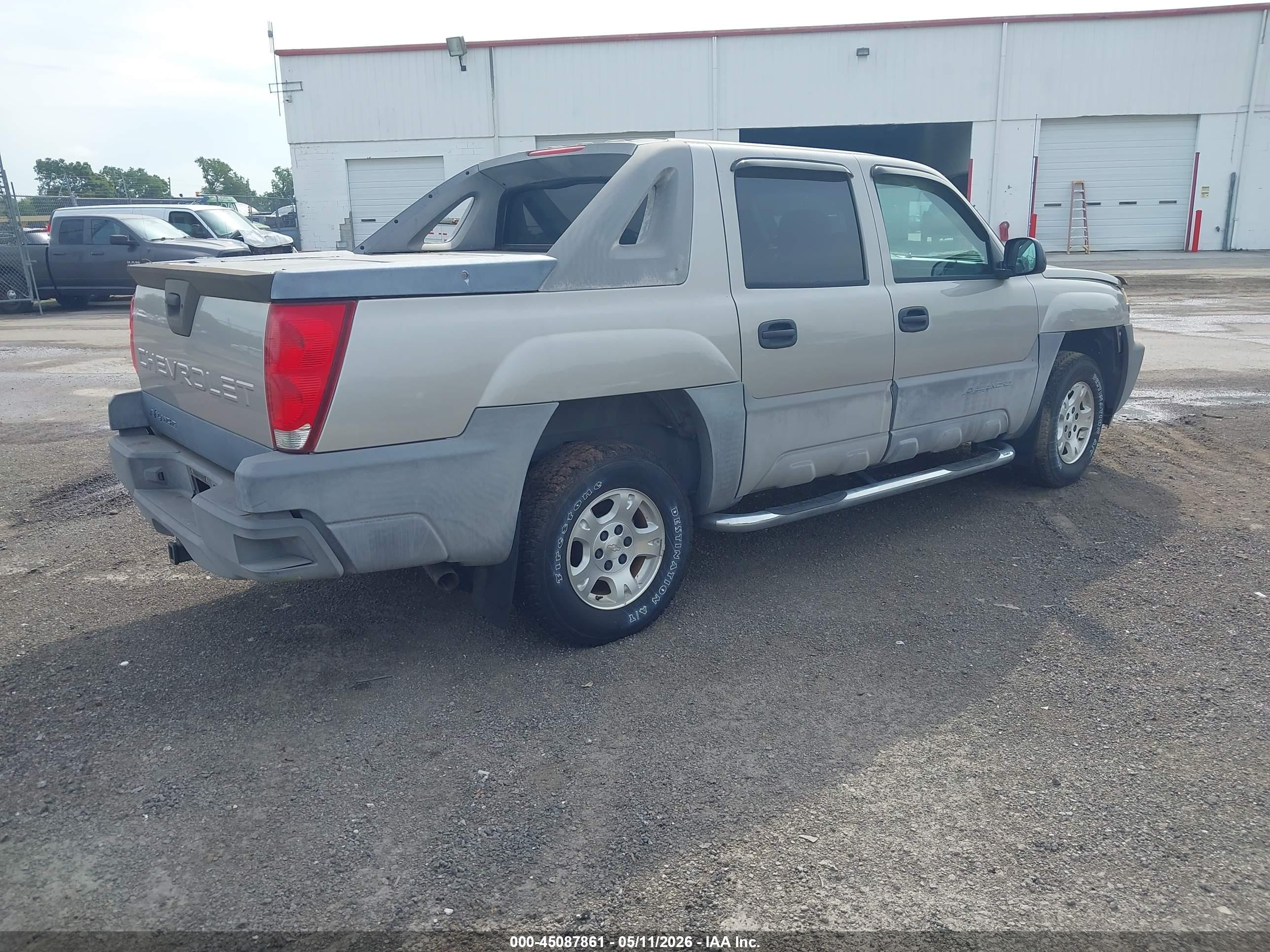 CHEVROLET AVALANCHE image 4