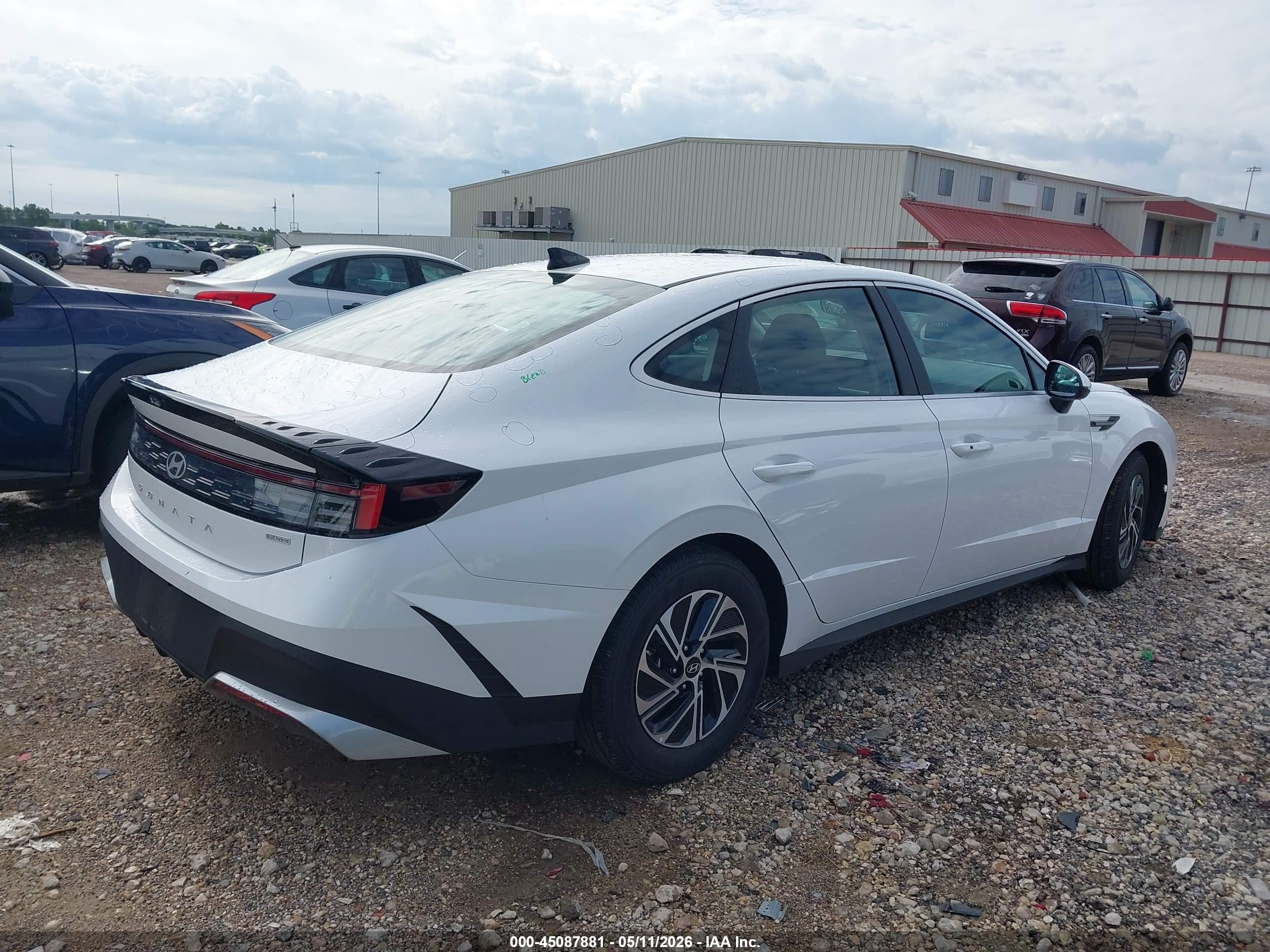 HYUNDAI SONATA image 4