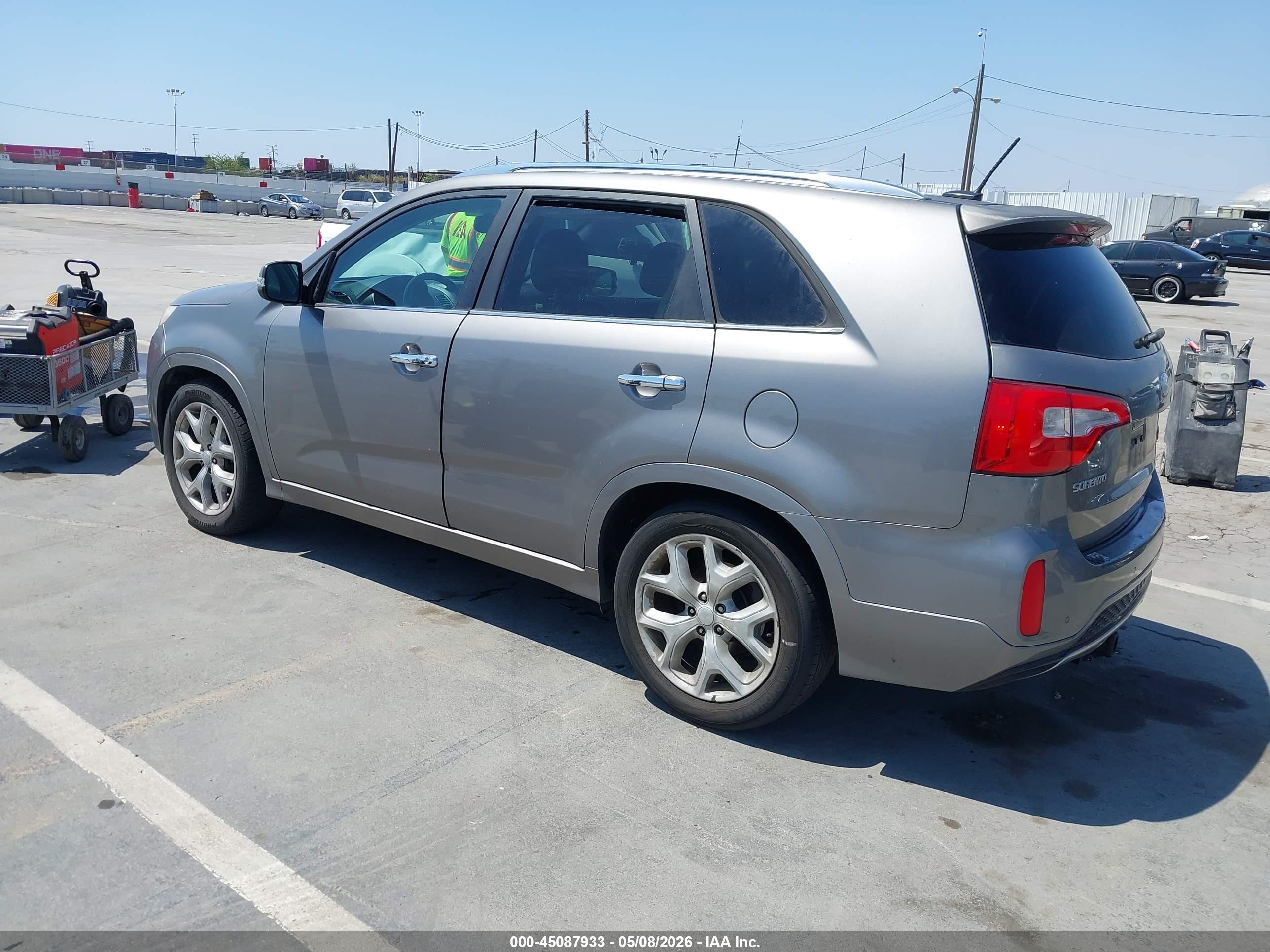 KIA SORENTO image 3